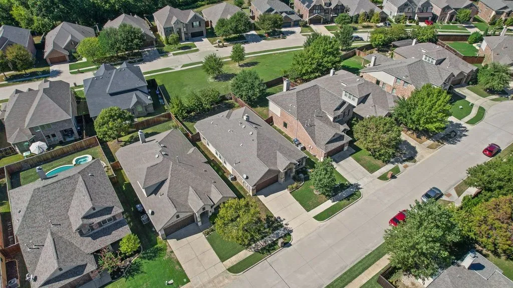Single Family Residence For Sale in Collin County , 905 Park Place Lane, Mc Kinney, Texas 75071, 3 Bedroom, 2 Bathroom, 2 Garage spaces, 2,081 Sqft, built in 2013, mls#21393298, Real Estate Agent in Mc Kinney, Homes For Sale in Collin county, Homes For Sale in Mc Kinney, Realtor in Mc Kinney Texas, Real Estate Brokerage Independent Realty Texas, Luminita Cordes Realtor