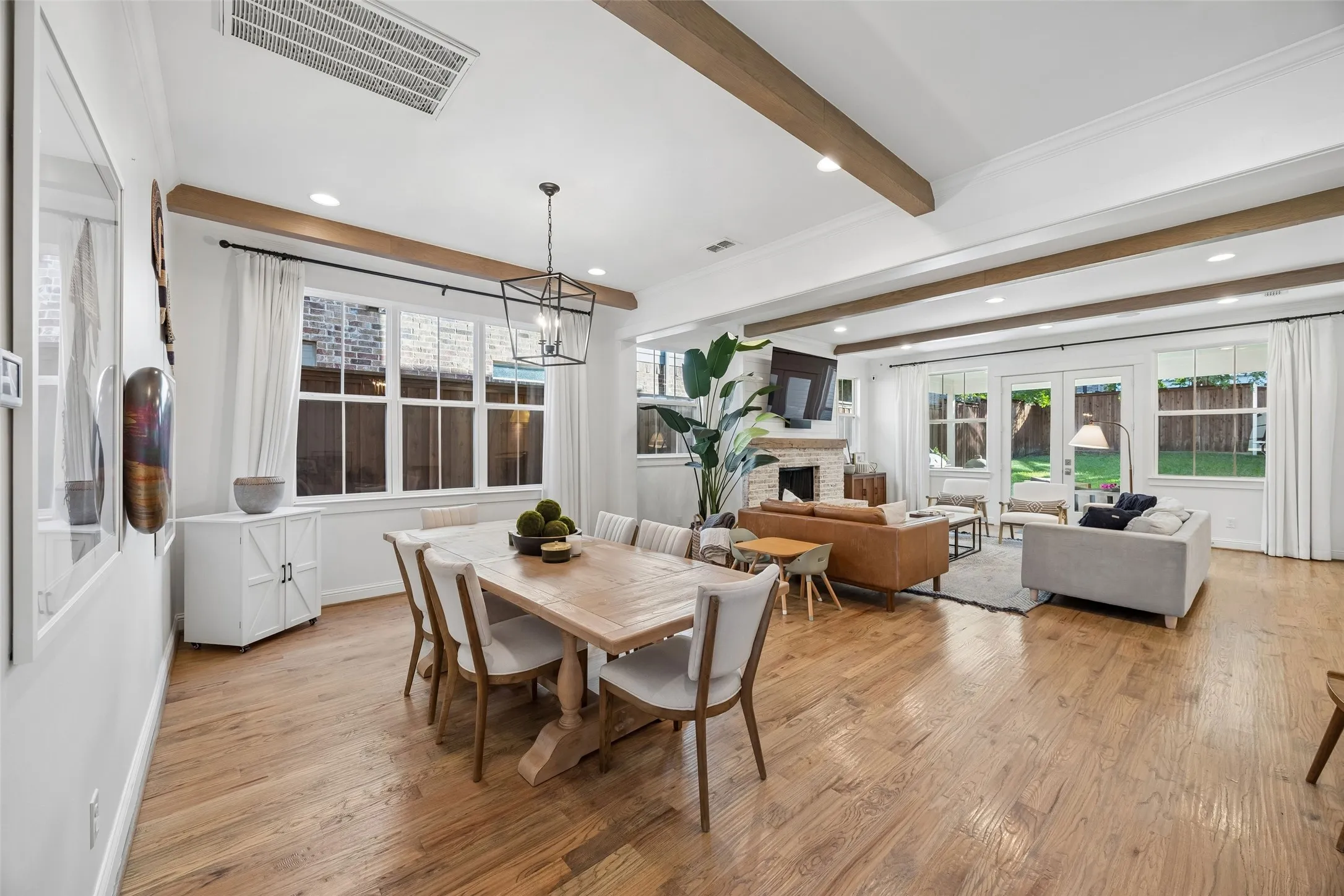 Living room-dining room