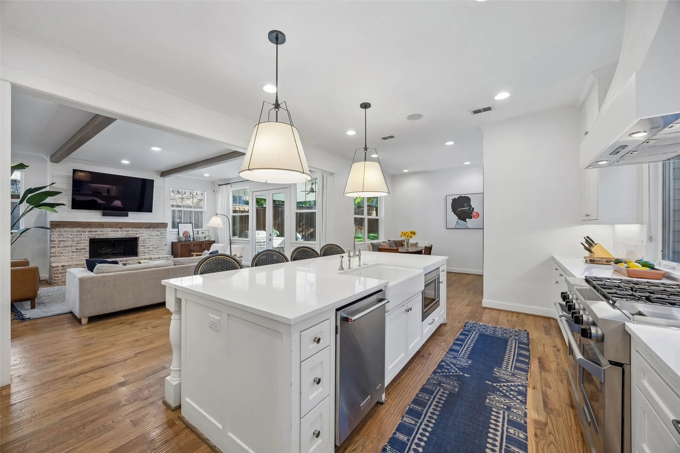 Single Family Residence For Sale in Dallas County , 7318 Casa Loma Avenue, Dallas, Texas 75214, 4 Bedroom, 4 Bathroom, 2 Garage spaces, 3,812 Sqft, built in 2016, mls#21388318, Real Estate Agent in Dallas, Homes For Sale in Dallas county, Homes For Sale in Dallas, Realtor in Dallas Texas, Real Estate Brokerage Independent Realty Texas, Luminita Cordes Realtor