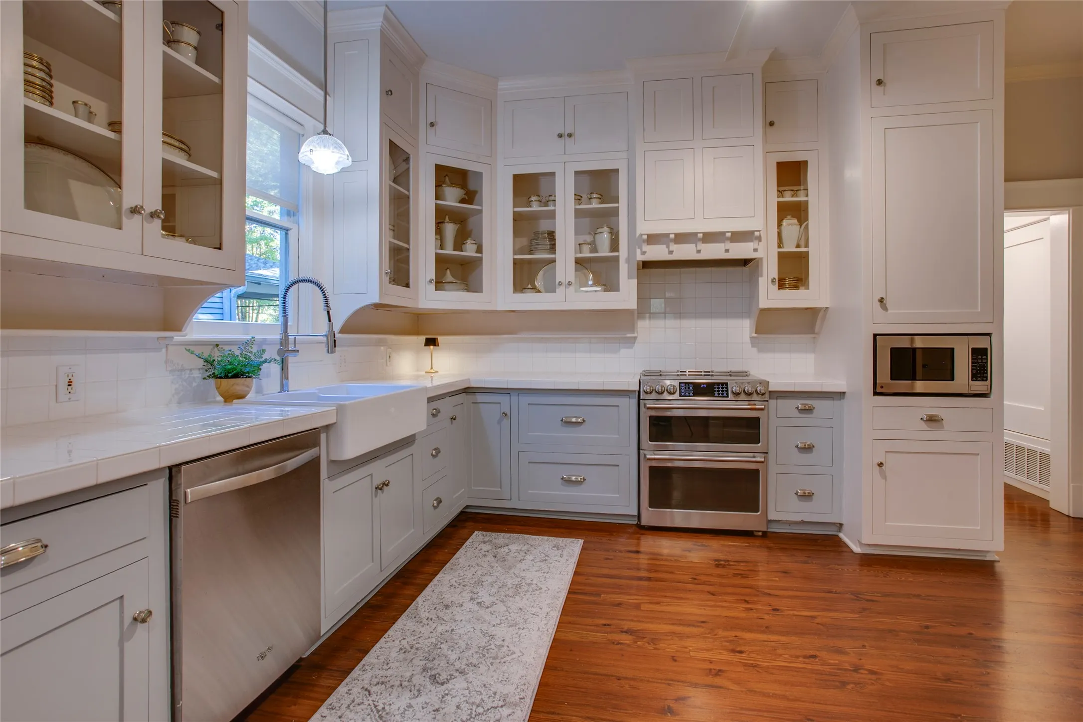 Single Family Residence For Sale in Dallas County , 111 S Rosemont Avenue, Dallas, Texas 75208, 4 Bedroom, 3 Bathroom, Garage spaces, 2,896 Sqft, built in 1917, mls#21405512, Real Estate Agent in Dallas, Homes For Sale in Dallas county, Homes For Sale in Dallas, Realtor in Dallas Texas, Real Estate Brokerage Independent Realty Texas, Luminita Cordes Realtor