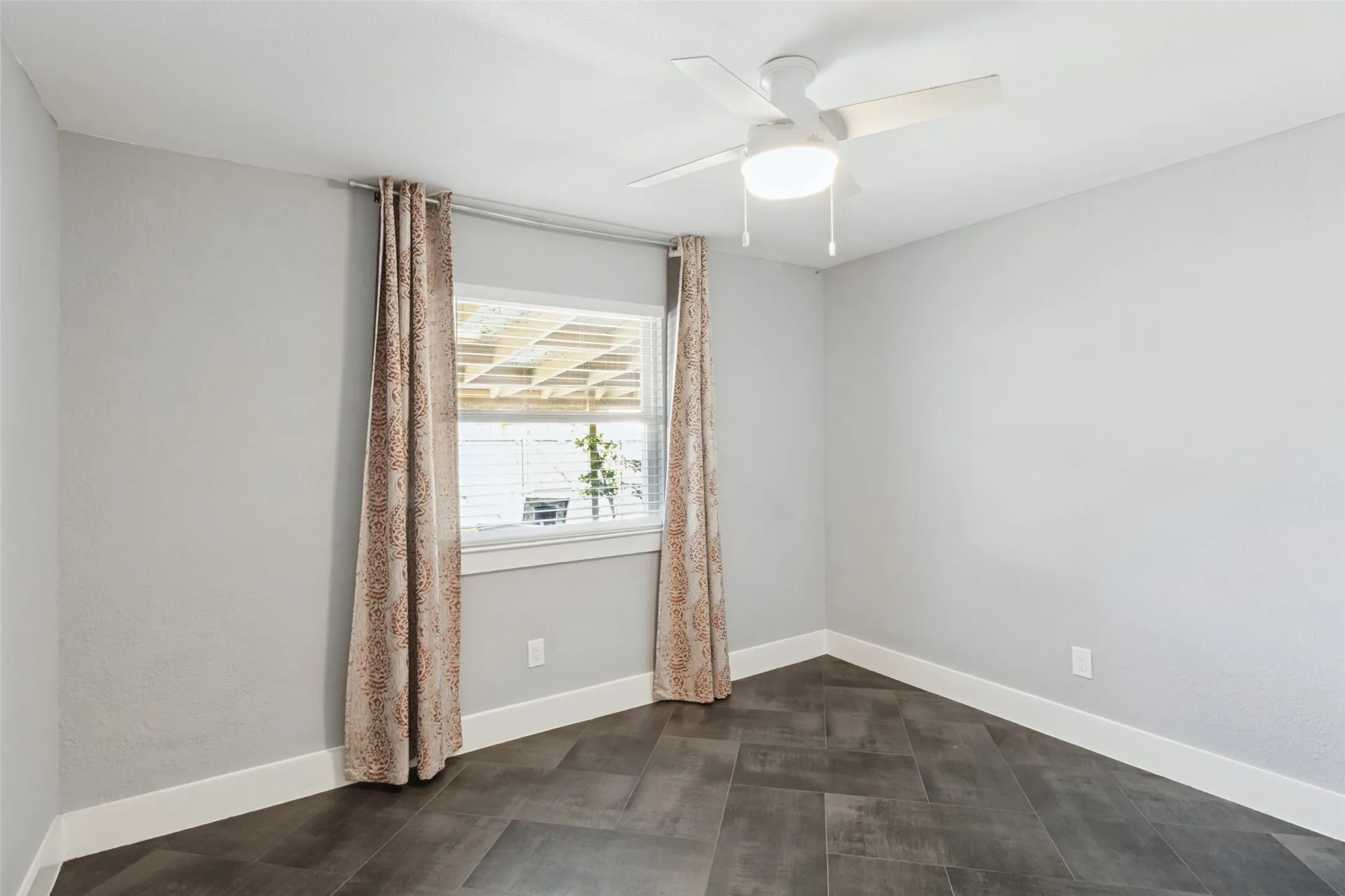 Single Family Residence For Sale in Dallas County , 2623 San Saba Street, Mesquite, Texas 75150, 3 Bedroom, 2 Bathroom, 2 Garage spaces, 1,456 Sqft, built in 1984, mls#21407330, Real Estate Agent in Mesquite, Homes For Sale in Dallas county, Homes For Sale in Mesquite, Realtor in Mesquite Texas, Real Estate Brokerage Independent Realty Texas, Luminita Cordes Realtor
