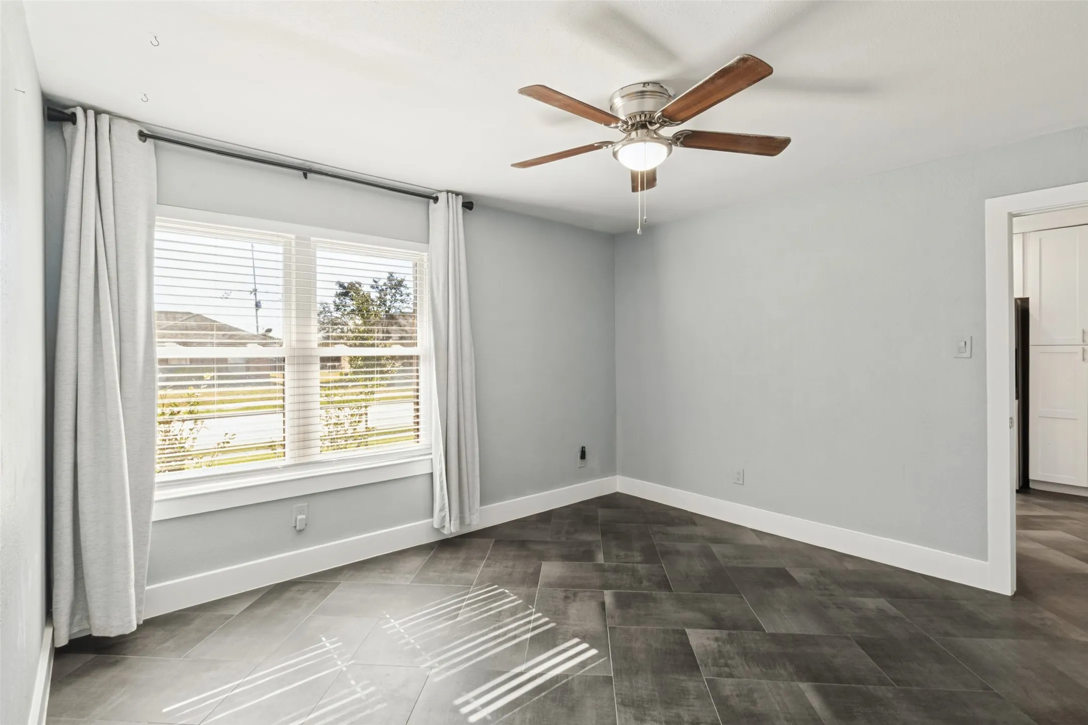 Single Family Residence For Sale in Dallas County , 2623 San Saba Street, Mesquite, Texas 75150, 3 Bedroom, 2 Bathroom, 2 Garage spaces, 1,456 Sqft, built in 1984, mls#21407330, Real Estate Agent in Mesquite, Homes For Sale in Dallas county, Homes For Sale in Mesquite, Realtor in Mesquite Texas, Real Estate Brokerage Independent Realty Texas, Luminita Cordes Realtor