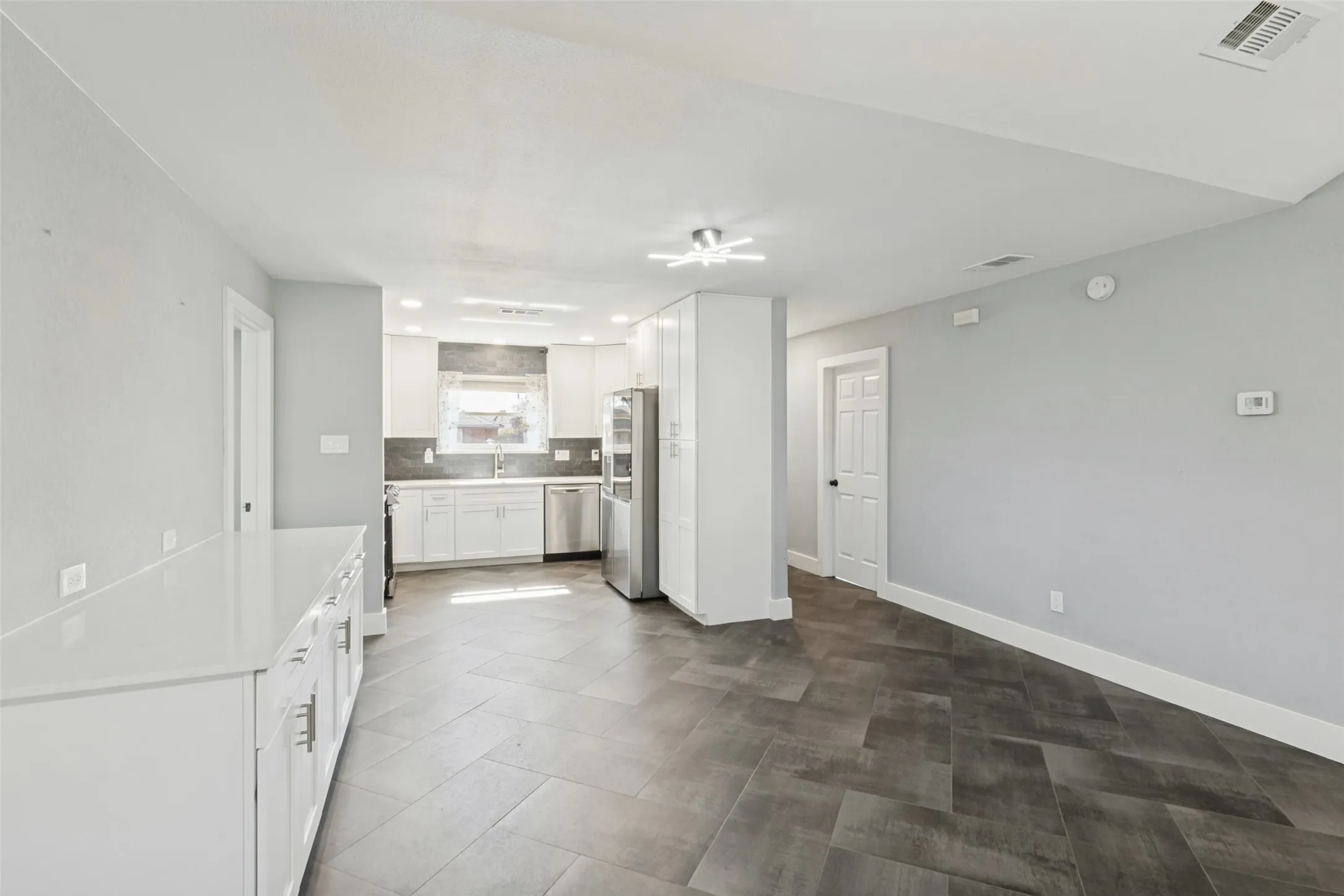 Single Family Residence For Sale in Dallas County , 2623 San Saba Street, Mesquite, Texas 75150, 3 Bedroom, 2 Bathroom, 2 Garage spaces, 1,456 Sqft, built in 1984, mls#21407330, Real Estate Agent in Mesquite, Homes For Sale in Dallas county, Homes For Sale in Mesquite, Realtor in Mesquite Texas, Real Estate Brokerage Independent Realty Texas, Luminita Cordes Realtor