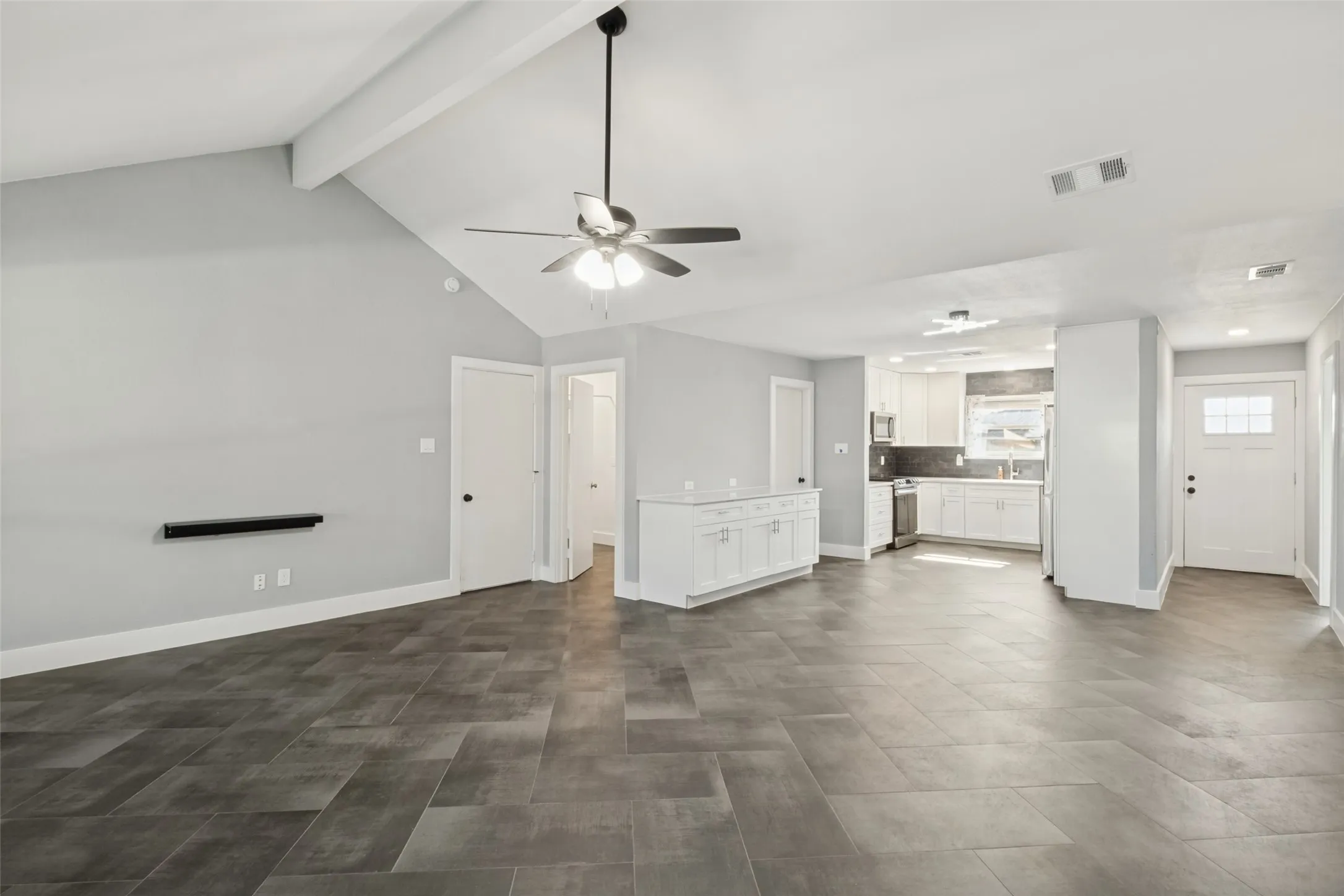 Single Family Residence For Sale in Dallas County , 2623 San Saba Street, Mesquite, Texas 75150, 3 Bedroom, 2 Bathroom, 2 Garage spaces, 1,456 Sqft, built in 1984, mls#21407330, Real Estate Agent in Mesquite, Homes For Sale in Dallas county, Homes For Sale in Mesquite, Realtor in Mesquite Texas, Real Estate Brokerage Independent Realty Texas, Luminita Cordes Realtor