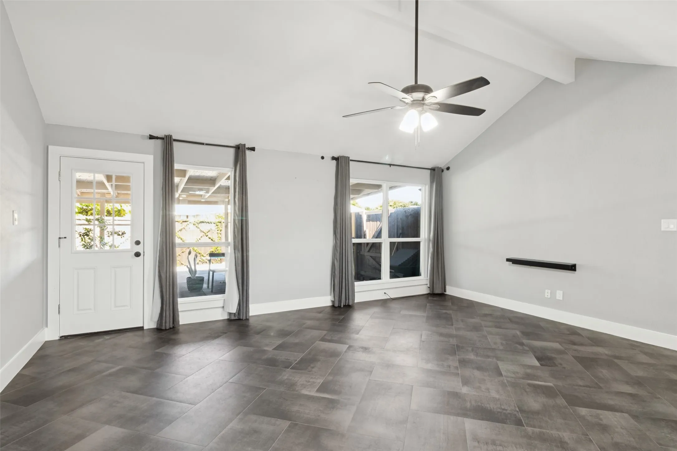 Single Family Residence For Sale in Dallas County , 2623 San Saba Street, Mesquite, Texas 75150, 3 Bedroom, 2 Bathroom, 2 Garage spaces, 1,456 Sqft, built in 1984, mls#21407330, Real Estate Agent in Mesquite, Homes For Sale in Dallas county, Homes For Sale in Mesquite, Realtor in Mesquite Texas, Real Estate Brokerage Independent Realty Texas, Luminita Cordes Realtor