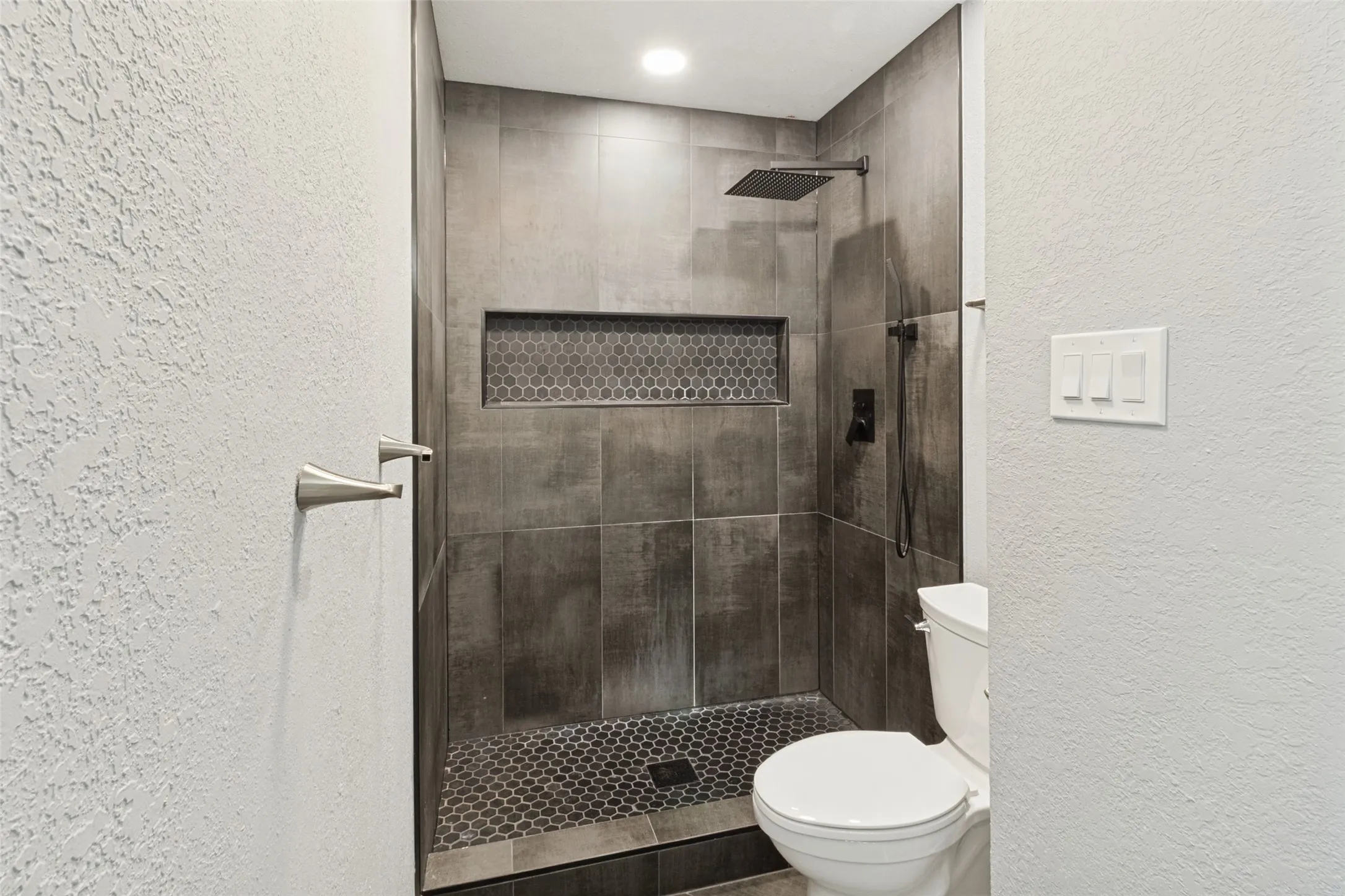Single Family Residence For Sale in Dallas County , 2623 San Saba Street, Mesquite, Texas 75150, 3 Bedroom, 2 Bathroom, 2 Garage spaces, 1,456 Sqft, built in 1984, mls#21407330, Real Estate Agent in Mesquite, Homes For Sale in Dallas county, Homes For Sale in Mesquite, Realtor in Mesquite Texas, Real Estate Brokerage Independent Realty Texas, Luminita Cordes Realtor