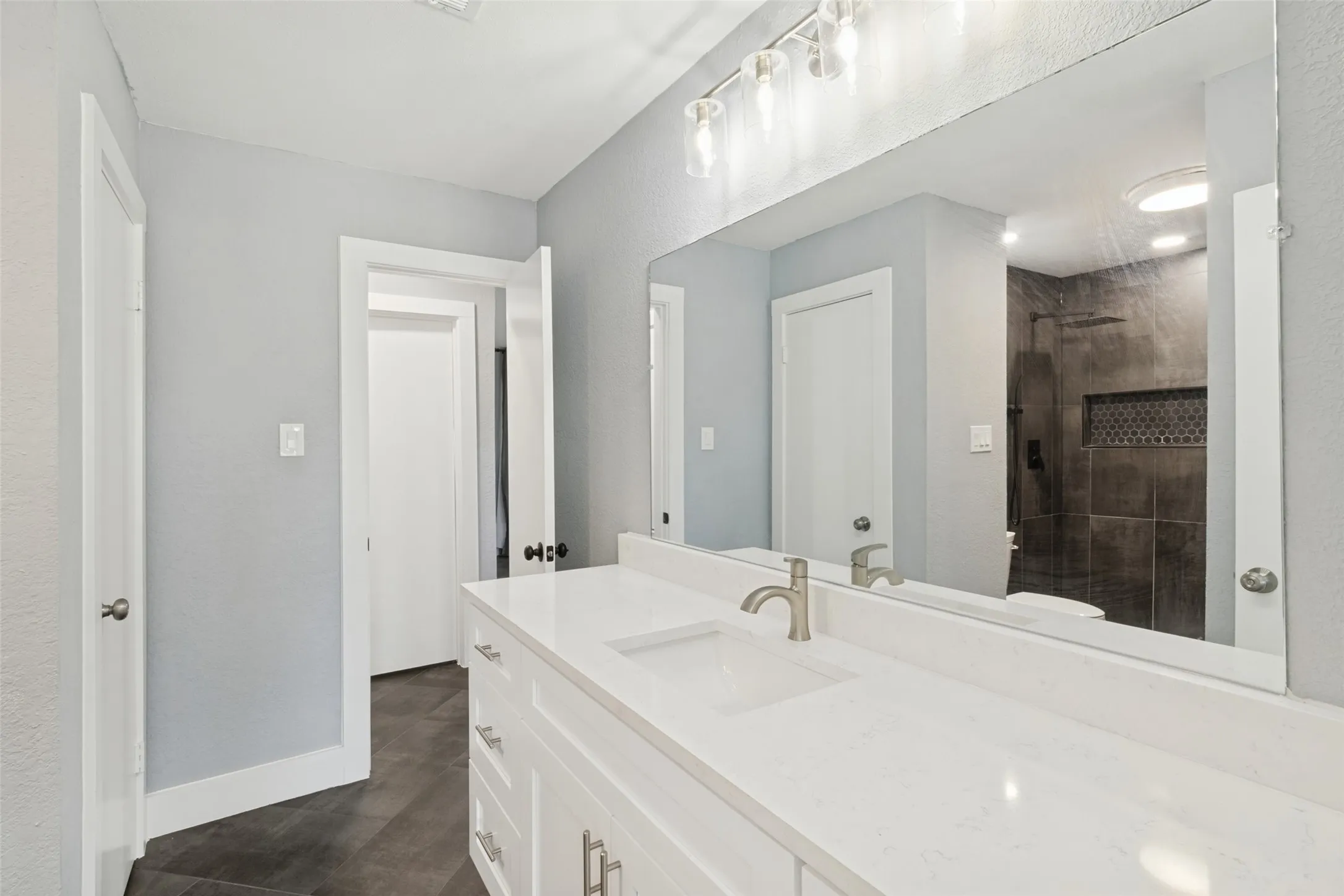 Single Family Residence For Sale in Dallas County , 2623 San Saba Street, Mesquite, Texas 75150, 3 Bedroom, 2 Bathroom, 2 Garage spaces, 1,456 Sqft, built in 1984, mls#21407330, Real Estate Agent in Mesquite, Homes For Sale in Dallas county, Homes For Sale in Mesquite, Realtor in Mesquite Texas, Real Estate Brokerage Independent Realty Texas, Luminita Cordes Realtor
