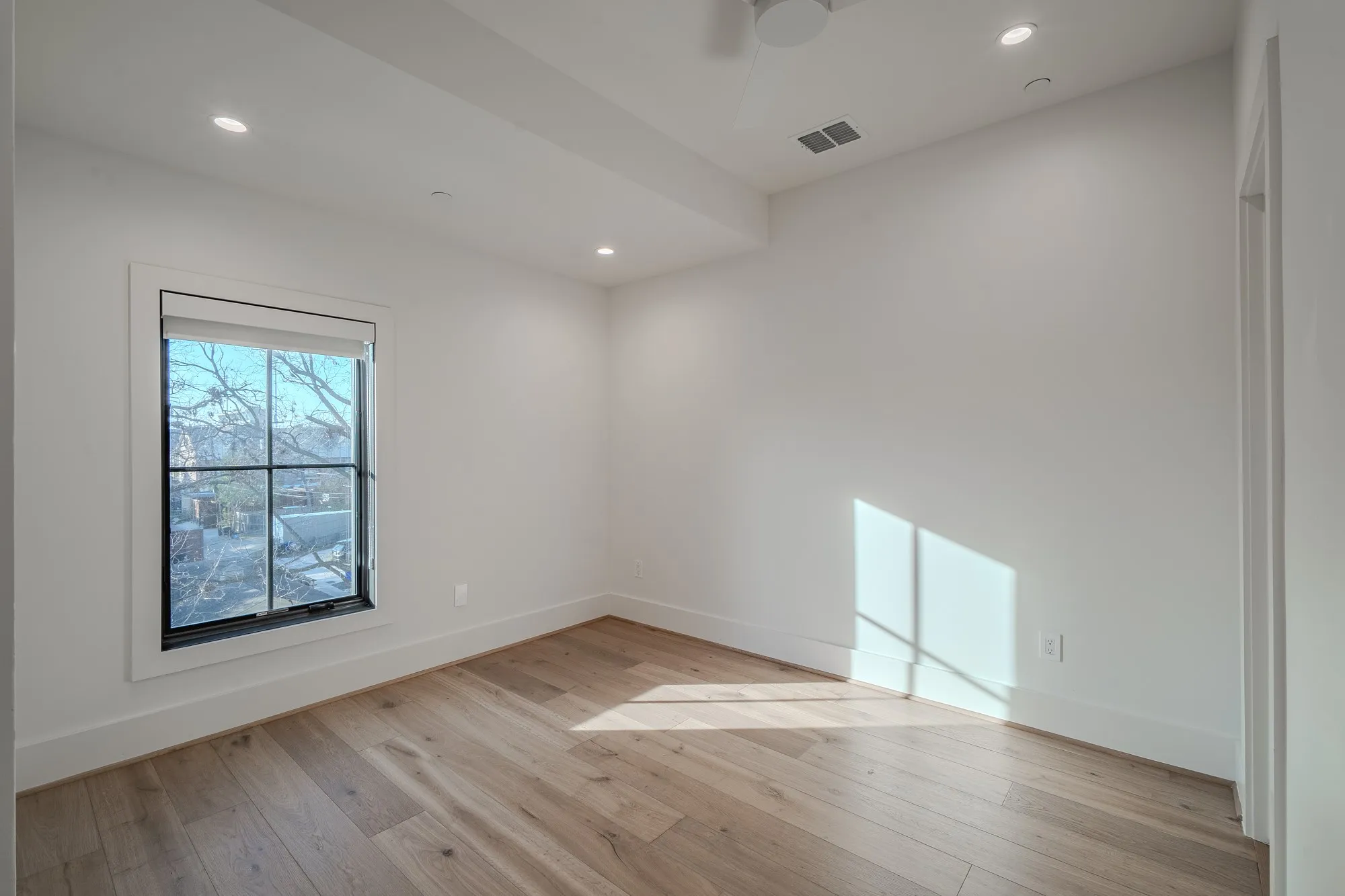 Condominium For Rent in Dallas County , 4112 Druid Lane 4, University Park, Texas 75205, 2 Bedroom, 3 Bathroom, 2 Garage spaces, 1,860 Sqft, built in 2024, mls#21407388, Real Estate Agent in University Park, Homes For Rent in Dallas county, Homes For Rent in University Park, Realtor in University Park Texas, Real Estate Brokerage Independent Realty Texas, Luminita Cordes Realtor