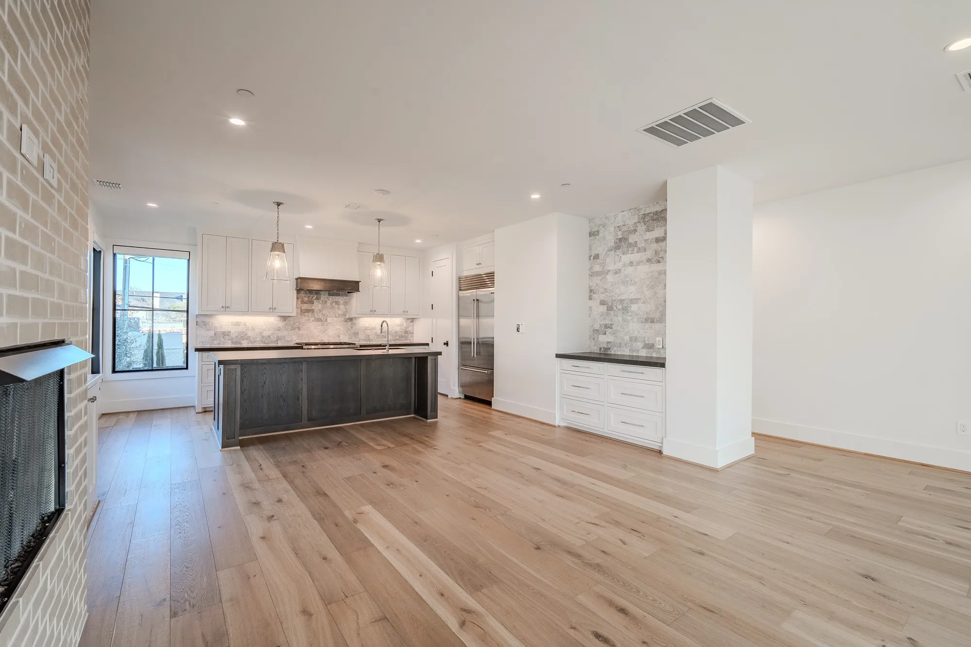Condominium For Rent in Dallas County , 4112 Druid Lane 4, University Park, Texas 75205, 2 Bedroom, 3 Bathroom, 2 Garage spaces, 1,860 Sqft, built in 2024, mls#21407388, Real Estate Agent in University Park, Homes For Rent in Dallas county, Homes For Rent in University Park, Realtor in University Park Texas, Real Estate Brokerage Independent Realty Texas, Luminita Cordes Realtor