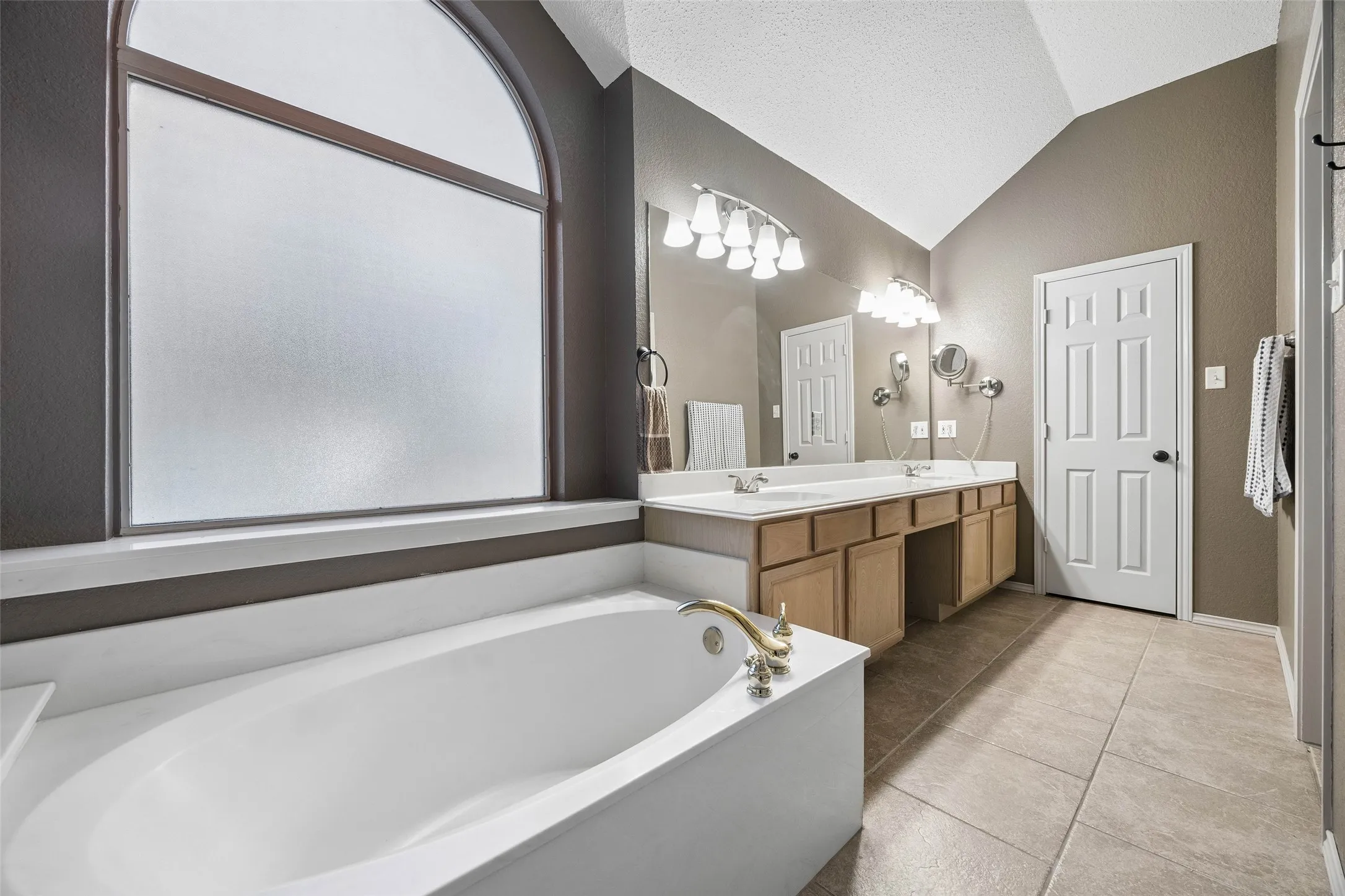 Primary Ensuite Bathroom