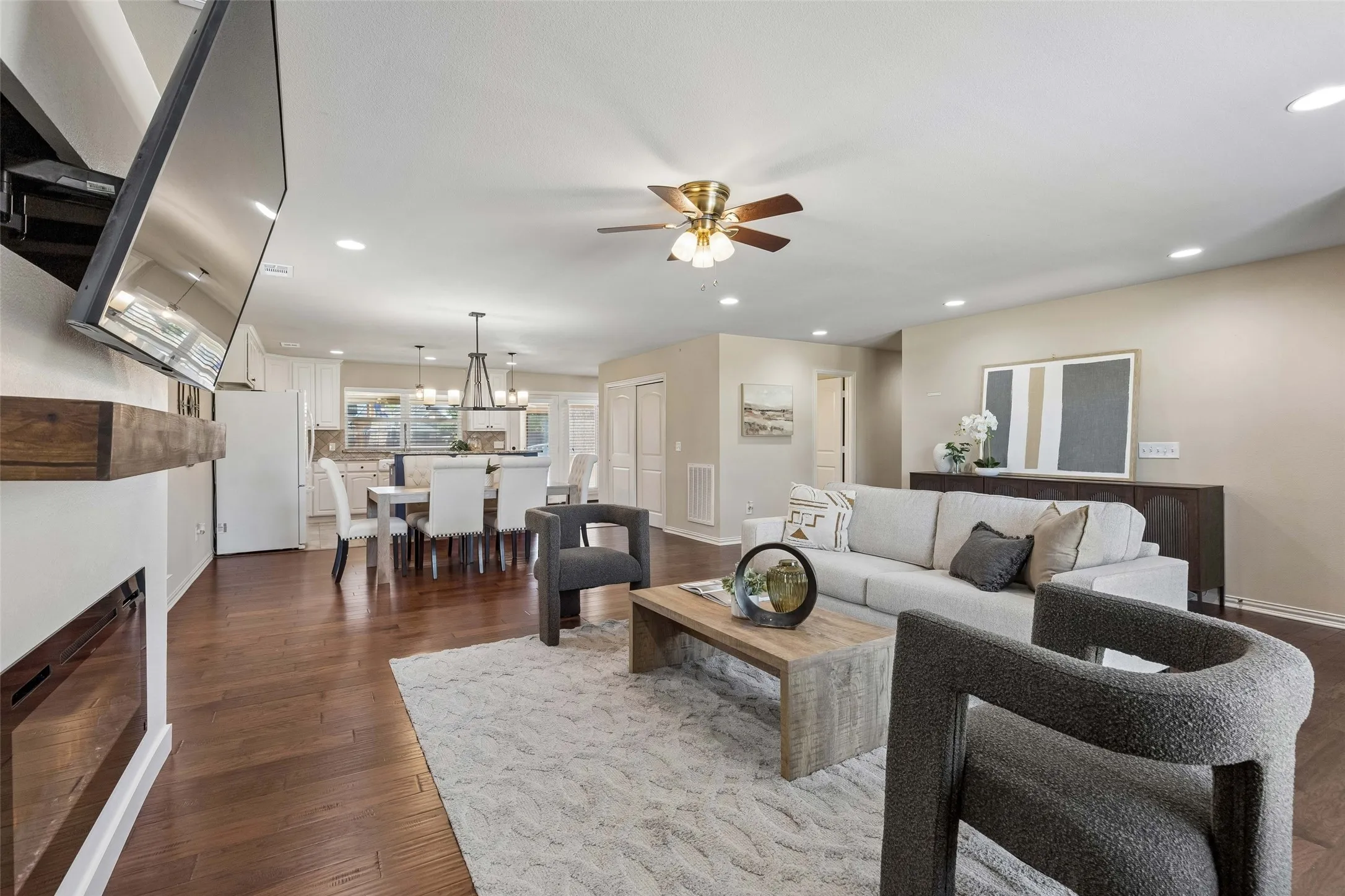 Single Family Residence For Sale in Dallas County , 8106 Woodside Road, Rowlett, Texas 75088, 3 Bedroom, 2 Bathroom, 2 Garage spaces, 1,707 Sqft, built in 2016, mls#21407266, Real Estate Agent in Rowlett, Homes For Sale in Dallas county, Homes For Sale in Rowlett, Realtor in Rowlett Texas, Real Estate Brokerage Independent Realty Texas, Luminita Cordes Realtor