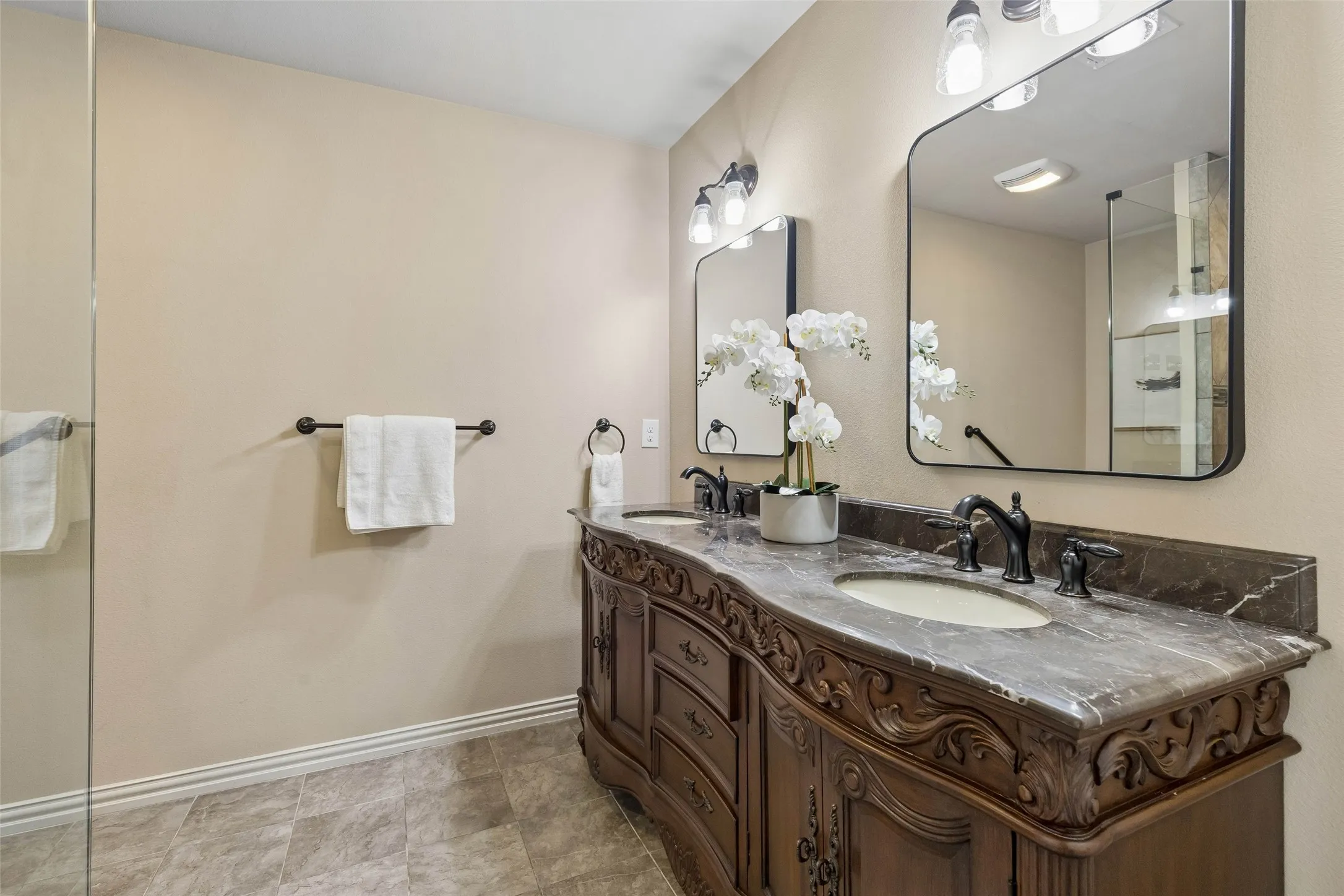 Single Family Residence For Sale in Dallas County , 8106 Woodside Road, Rowlett, Texas 75088, 3 Bedroom, 2 Bathroom, 2 Garage spaces, 1,707 Sqft, built in 2016, mls#21407266, Real Estate Agent in Rowlett, Homes For Sale in Dallas county, Homes For Sale in Rowlett, Realtor in Rowlett Texas, Real Estate Brokerage Independent Realty Texas, Luminita Cordes Realtor