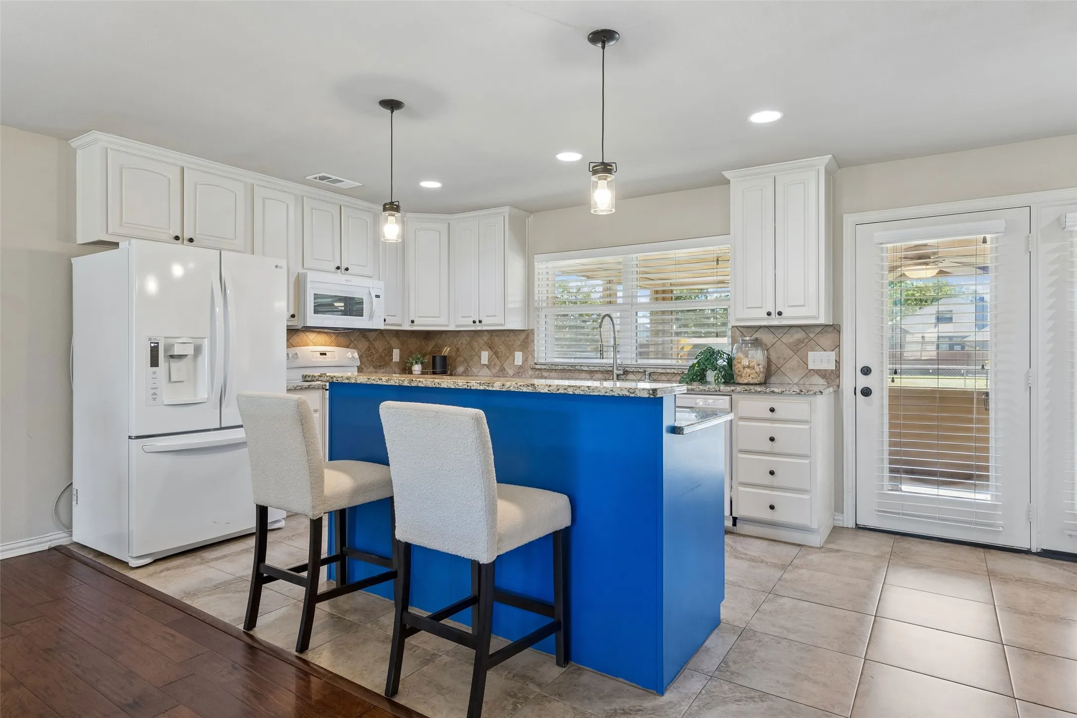 Single Family Residence For Sale in Dallas County , 8106 Woodside Road, Rowlett, Texas 75088, 3 Bedroom, 2 Bathroom, 2 Garage spaces, 1,707 Sqft, built in 2016, mls#21407266, Real Estate Agent in Rowlett, Homes For Sale in Dallas county, Homes For Sale in Rowlett, Realtor in Rowlett Texas, Real Estate Brokerage Independent Realty Texas, Luminita Cordes Realtor