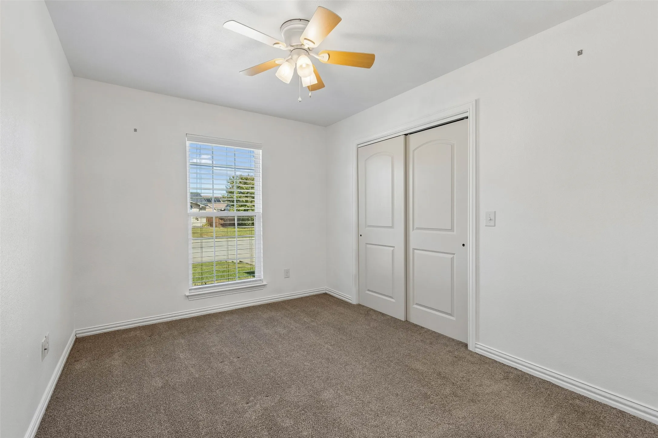 Single Family Residence For Sale in Dallas County , 8106 Woodside Road, Rowlett, Texas 75088, 3 Bedroom, 2 Bathroom, 2 Garage spaces, 1,707 Sqft, built in 2016, mls#21407266, Real Estate Agent in Rowlett, Homes For Sale in Dallas county, Homes For Sale in Rowlett, Realtor in Rowlett Texas, Real Estate Brokerage Independent Realty Texas, Luminita Cordes Realtor