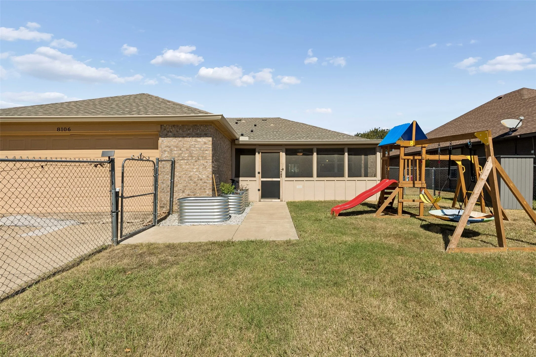 Single Family Residence For Sale in Dallas County , 8106 Woodside Road, Rowlett, Texas 75088, 3 Bedroom, 2 Bathroom, 2 Garage spaces, 1,707 Sqft, built in 2016, mls#21407266, Real Estate Agent in Rowlett, Homes For Sale in Dallas county, Homes For Sale in Rowlett, Realtor in Rowlett Texas, Real Estate Brokerage Independent Realty Texas, Luminita Cordes Realtor