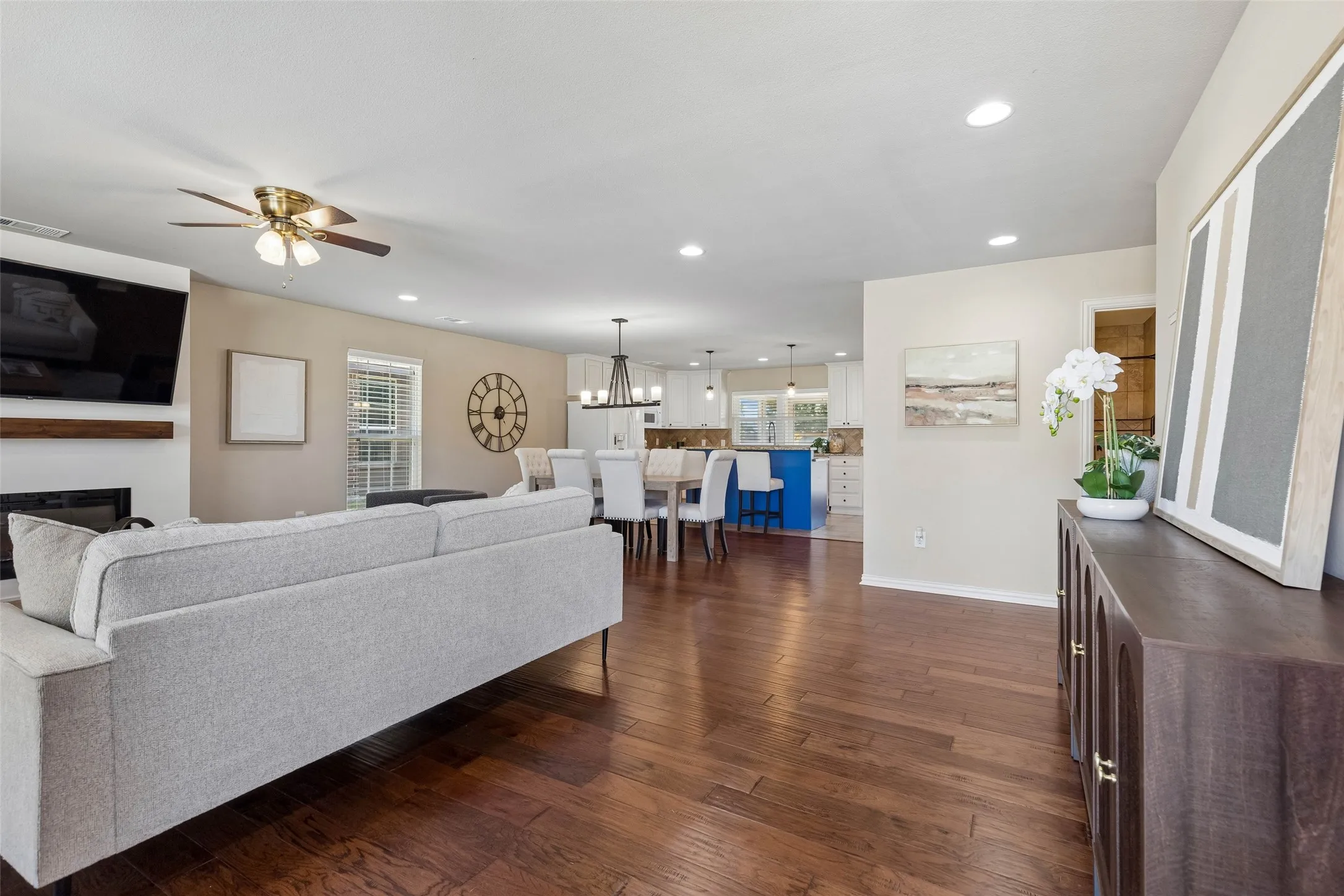 Single Family Residence For Sale in Dallas County , 8106 Woodside Road, Rowlett, Texas 75088, 3 Bedroom, 2 Bathroom, 2 Garage spaces, 1,707 Sqft, built in 2016, mls#21407266, Real Estate Agent in Rowlett, Homes For Sale in Dallas county, Homes For Sale in Rowlett, Realtor in Rowlett Texas, Real Estate Brokerage Independent Realty Texas, Luminita Cordes Realtor