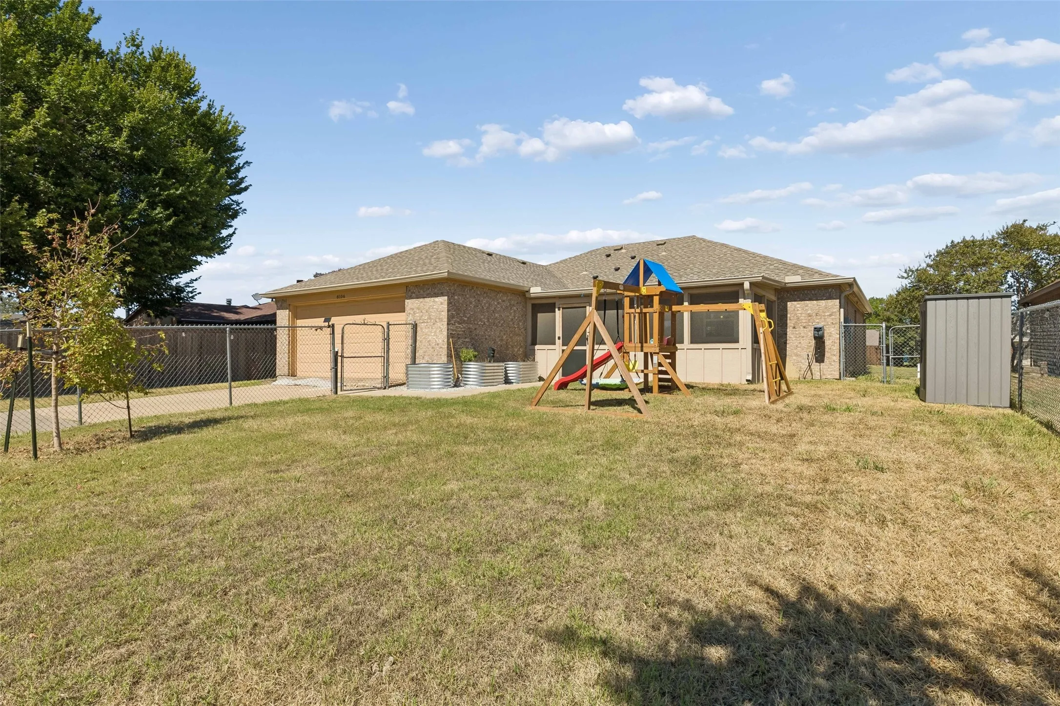 Single Family Residence For Sale in Dallas County , 8106 Woodside Road, Rowlett, Texas 75088, 3 Bedroom, 2 Bathroom, 2 Garage spaces, 1,707 Sqft, built in 2016, mls#21407266, Real Estate Agent in Rowlett, Homes For Sale in Dallas county, Homes For Sale in Rowlett, Realtor in Rowlett Texas, Real Estate Brokerage Independent Realty Texas, Luminita Cordes Realtor