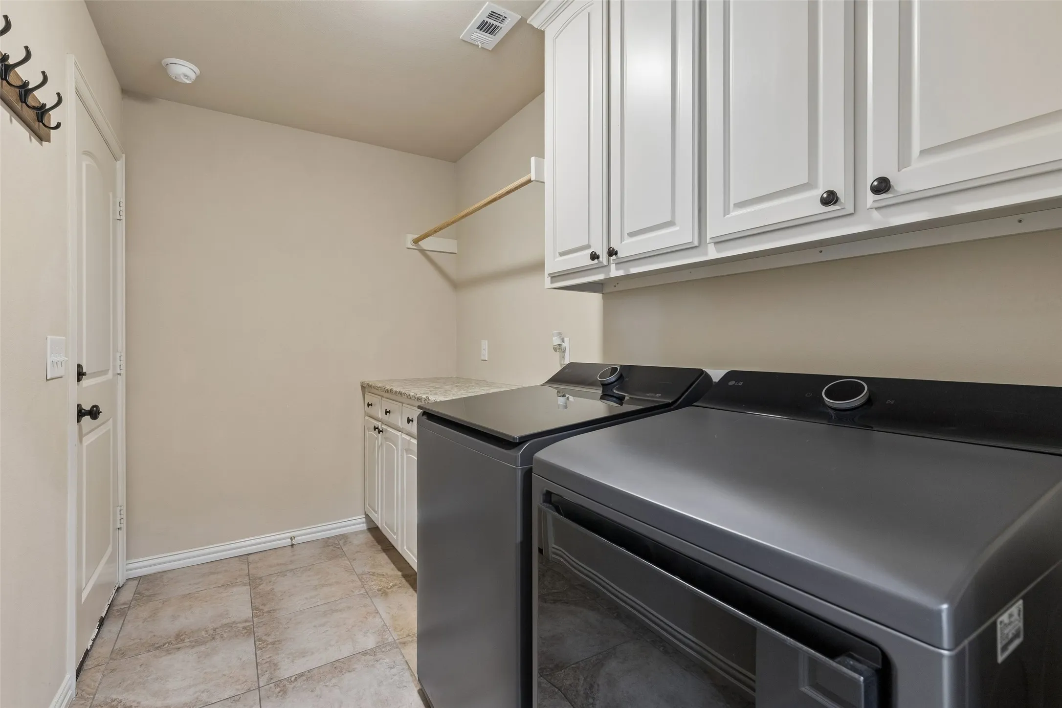 Single Family Residence For Sale in Dallas County , 8106 Woodside Road, Rowlett, Texas 75088, 3 Bedroom, 2 Bathroom, 2 Garage spaces, 1,707 Sqft, built in 2016, mls#21407266, Real Estate Agent in Rowlett, Homes For Sale in Dallas county, Homes For Sale in Rowlett, Realtor in Rowlett Texas, Real Estate Brokerage Independent Realty Texas, Luminita Cordes Realtor
