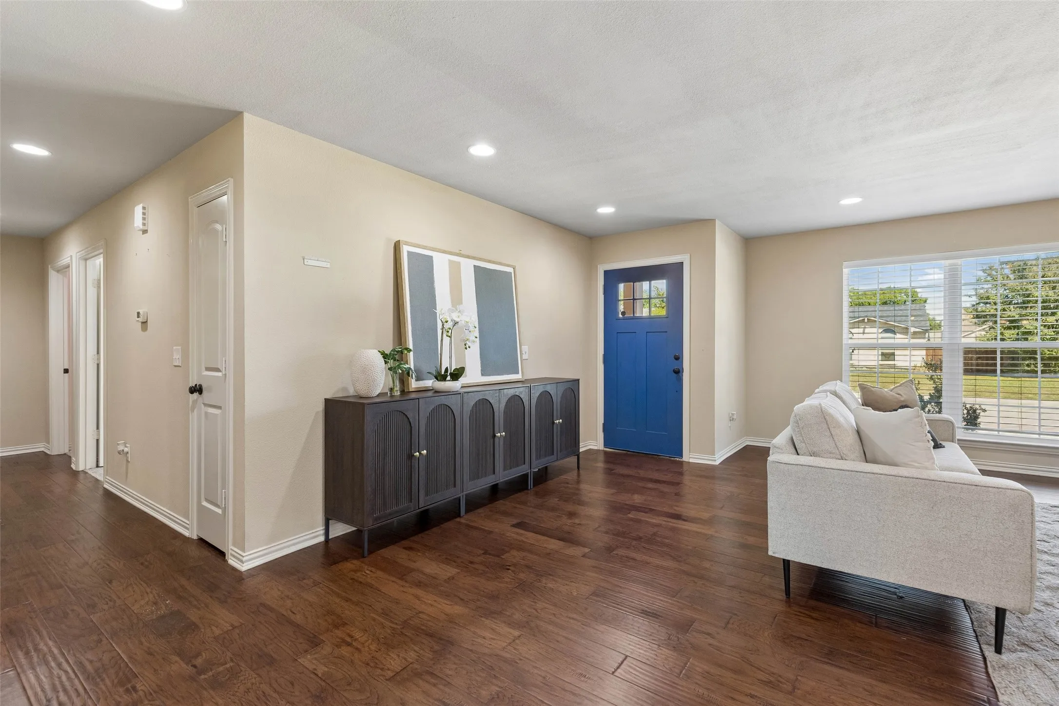 Single Family Residence For Sale in Dallas County , 8106 Woodside Road, Rowlett, Texas 75088, 3 Bedroom, 2 Bathroom, 2 Garage spaces, 1,707 Sqft, built in 2016, mls#21407266, Real Estate Agent in Rowlett, Homes For Sale in Dallas county, Homes For Sale in Rowlett, Realtor in Rowlett Texas, Real Estate Brokerage Independent Realty Texas, Luminita Cordes Realtor