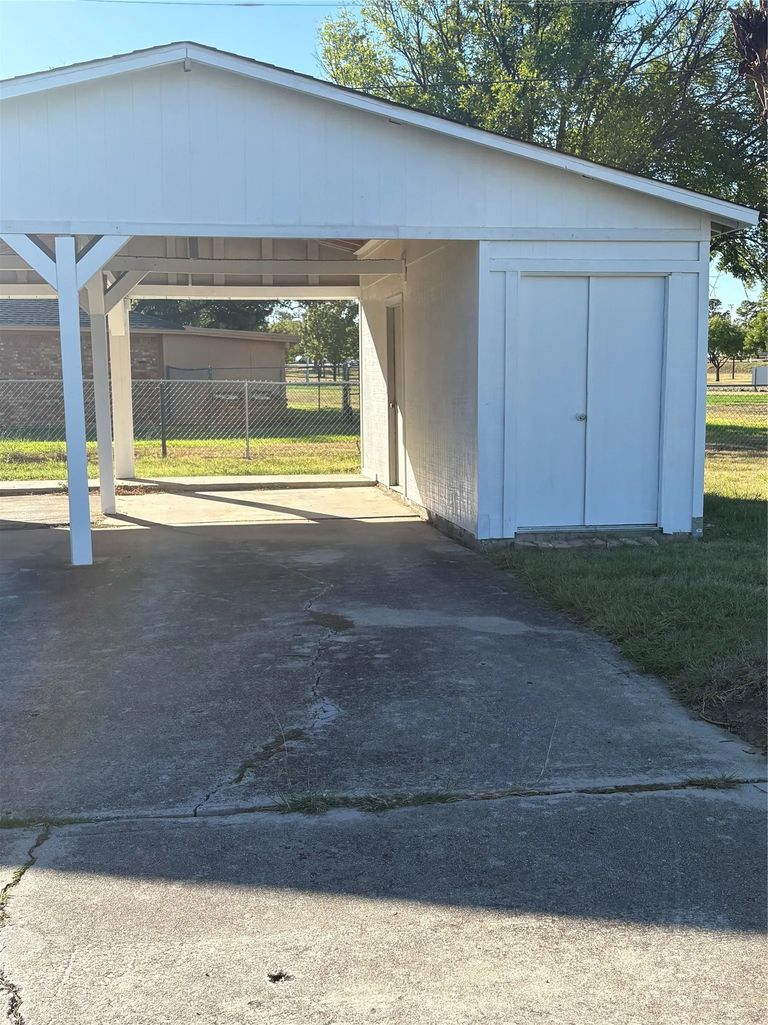 Duplex For Rent in Denton County , 2500 Bowling Green Street B, Denton, Texas 76201, 2 Bedroom, 2 Bathroom, Garage spaces, 1,311 Sqft, built in 1975, mls#21407400, Real Estate Agent in Denton, Homes For Rent in Denton county, Homes For Rent in Denton, Realtor in Denton Texas, Real Estate Brokerage Independent Realty Texas, Luminita Cordes Realtor