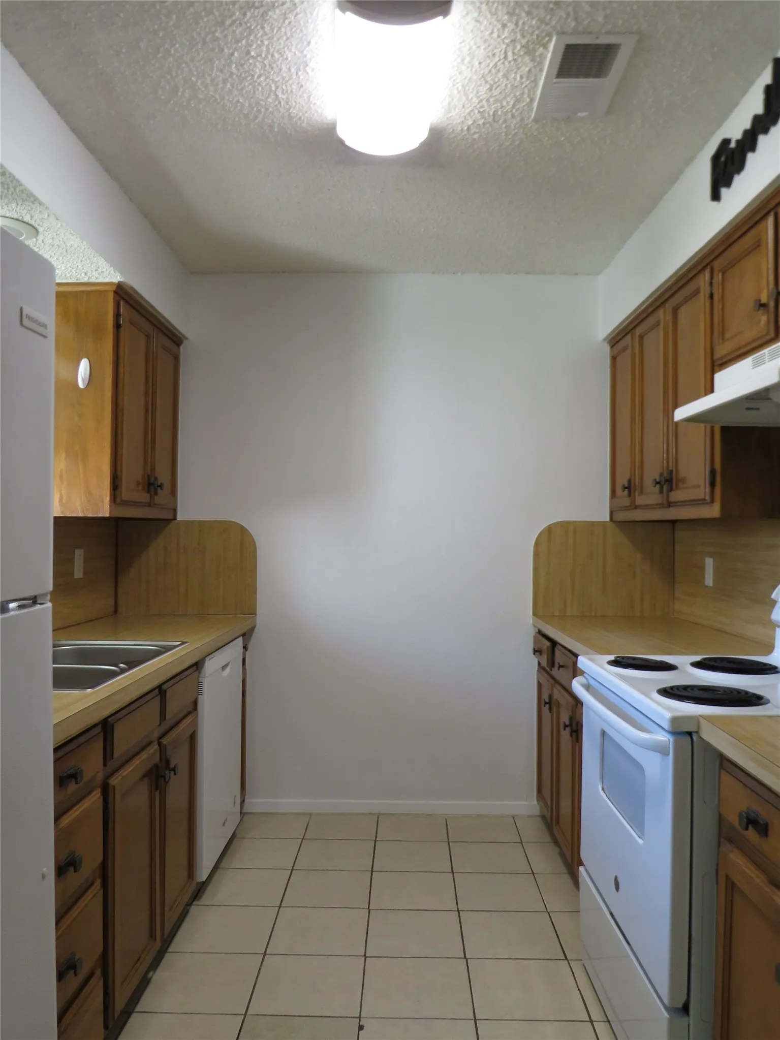 Duplex For Rent in Denton County , 2500 Bowling Green Street B, Denton, Texas 76201, 2 Bedroom, 2 Bathroom, Garage spaces, 1,311 Sqft, built in 1975, mls#21407400, Real Estate Agent in Denton, Homes For Rent in Denton county, Homes For Rent in Denton, Realtor in Denton Texas, Real Estate Brokerage Independent Realty Texas, Luminita Cordes Realtor