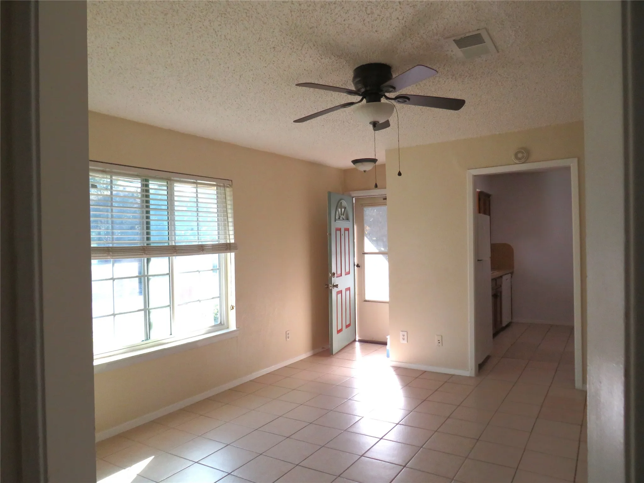 Duplex For Rent in Denton County , 2500 Bowling Green Street B, Denton, Texas 76201, 2 Bedroom, 2 Bathroom, Garage spaces, 1,311 Sqft, built in 1975, mls#21407400, Real Estate Agent in Denton, Homes For Rent in Denton county, Homes For Rent in Denton, Realtor in Denton Texas, Real Estate Brokerage Independent Realty Texas, Luminita Cordes Realtor