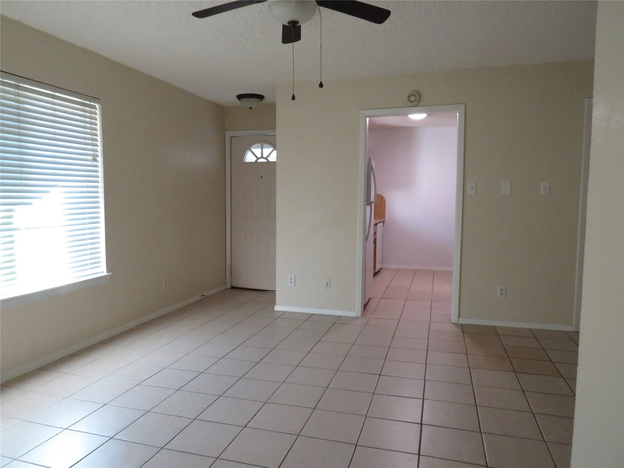 Duplex For Rent in Denton County , 2500 Bowling Green Street B, Denton, Texas 76201, 2 Bedroom, 2 Bathroom, Garage spaces, 1,311 Sqft, built in 1975, mls#21407400, Real Estate Agent in Denton, Homes For Rent in Denton county, Homes For Rent in Denton, Realtor in Denton Texas, Real Estate Brokerage Independent Realty Texas, Luminita Cordes Realtor
