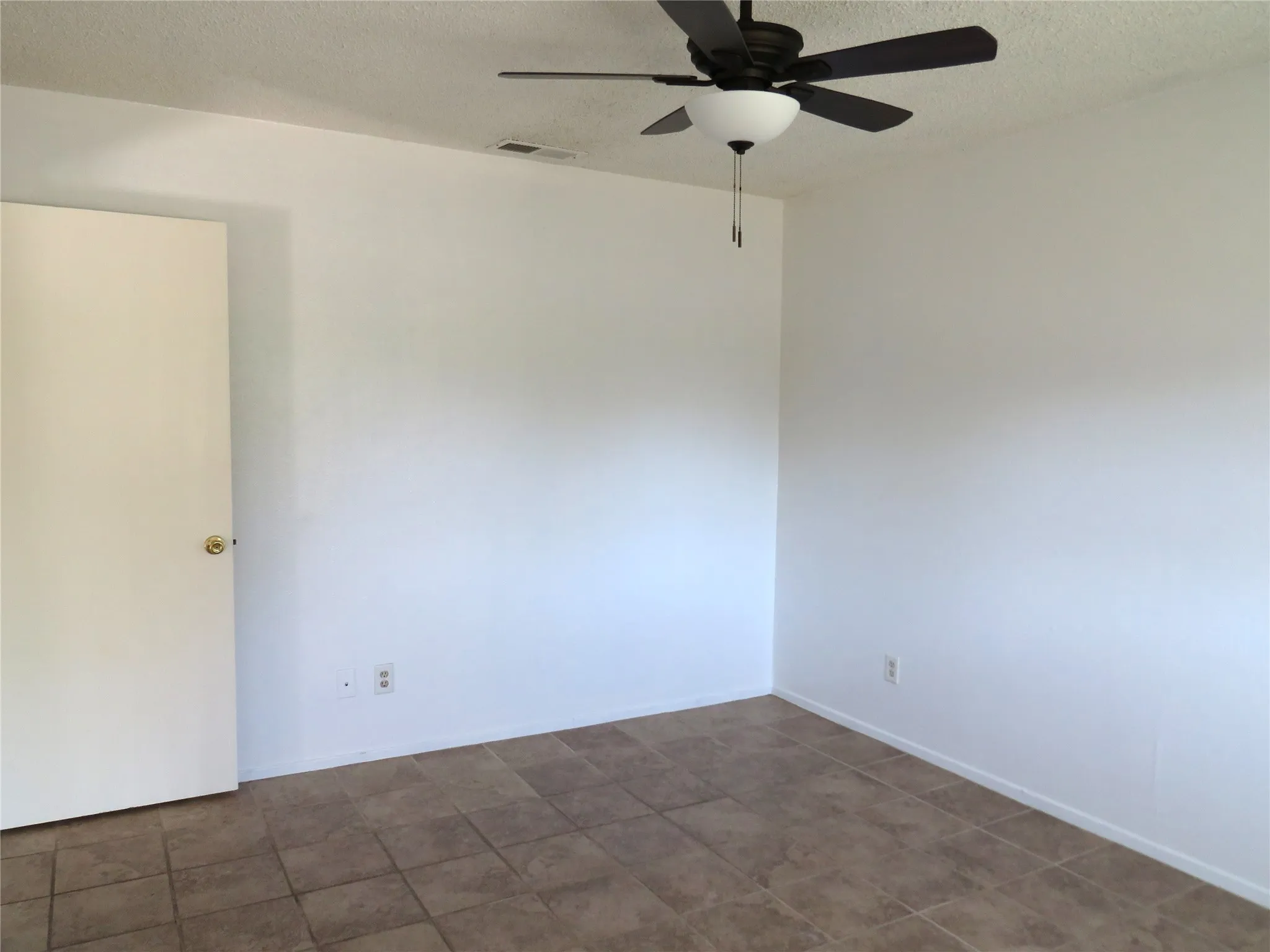 Duplex For Rent in Denton County , 2500 Bowling Green Street B, Denton, Texas 76201, 2 Bedroom, 2 Bathroom, Garage spaces, 1,311 Sqft, built in 1975, mls#21407400, Real Estate Agent in Denton, Homes For Rent in Denton county, Homes For Rent in Denton, Realtor in Denton Texas, Real Estate Brokerage Independent Realty Texas, Luminita Cordes Realtor
