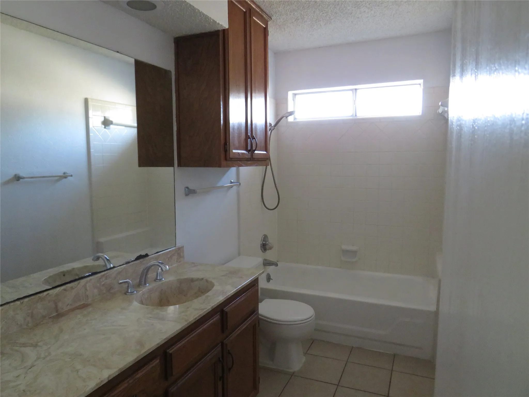 Duplex For Rent in Denton County , 2500 Bowling Green Street B, Denton, Texas 76201, 2 Bedroom, 2 Bathroom, Garage spaces, 1,311 Sqft, built in 1975, mls#21407400, Real Estate Agent in Denton, Homes For Rent in Denton county, Homes For Rent in Denton, Realtor in Denton Texas, Real Estate Brokerage Independent Realty Texas, Luminita Cordes Realtor