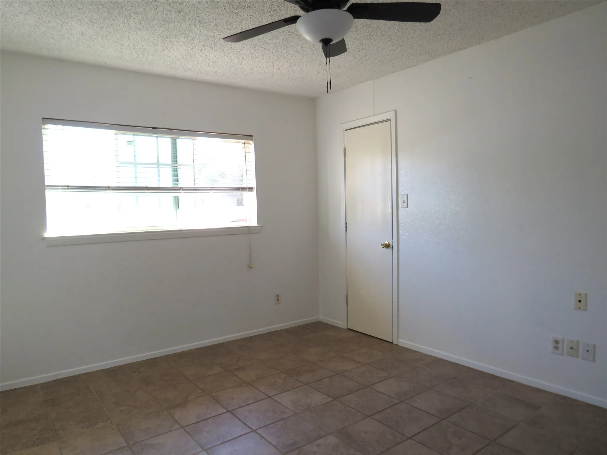 Duplex For Rent in Denton County , 2500 Bowling Green Street B, Denton, Texas 76201, 2 Bedroom, 2 Bathroom, Garage spaces, 1,311 Sqft, built in 1975, mls#21407400, Real Estate Agent in Denton, Homes For Rent in Denton county, Homes For Rent in Denton, Realtor in Denton Texas, Real Estate Brokerage Independent Realty Texas, Luminita Cordes Realtor