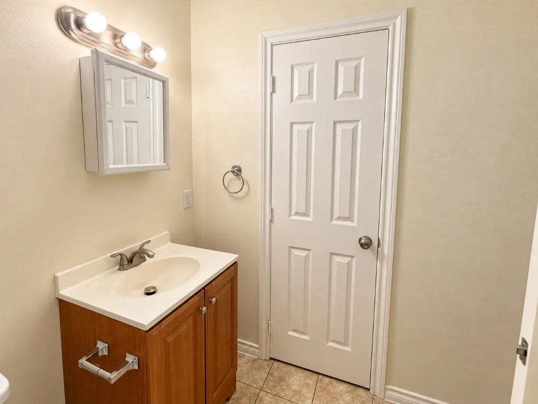 Quadruplex For Rent in Tarrant County , 211 Skyway Drive 8, Euless, Texas 76040, 1 Bedroom, 1 Bathroom, Garage spaces, 530 Sqft, built in 1963, mls#21407297, Real Estate Agent in Euless, Homes For Rent in Tarrant county, Homes For Rent in Euless, Realtor in Euless Texas, Real Estate Brokerage Independent Realty Texas, Luminita Cordes Realtor