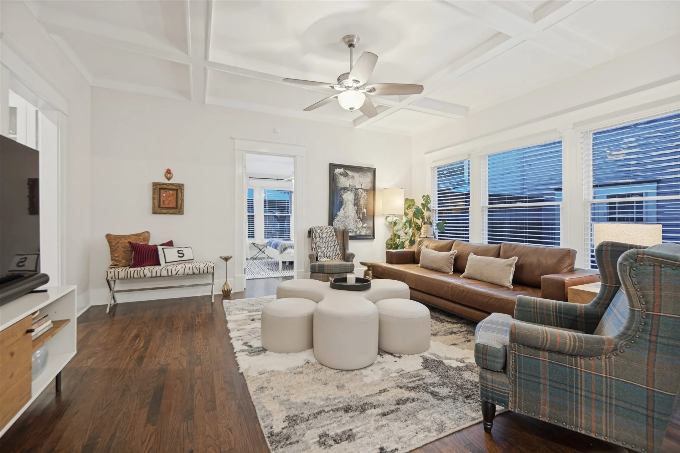 Single Family Residence For Sale in Dallas County , 121 S Montclair Avenue, Dallas, Texas 75208, 4 Bedroom, 3 Bathroom, Garage spaces, 2,727 Sqft, built in 1927, mls#21406771, Real Estate Agent in Dallas, Homes For Sale in Dallas county, Homes For Sale in Dallas, Realtor in Dallas Texas, Real Estate Brokerage Independent Realty Texas, Luminita Cordes Realtor