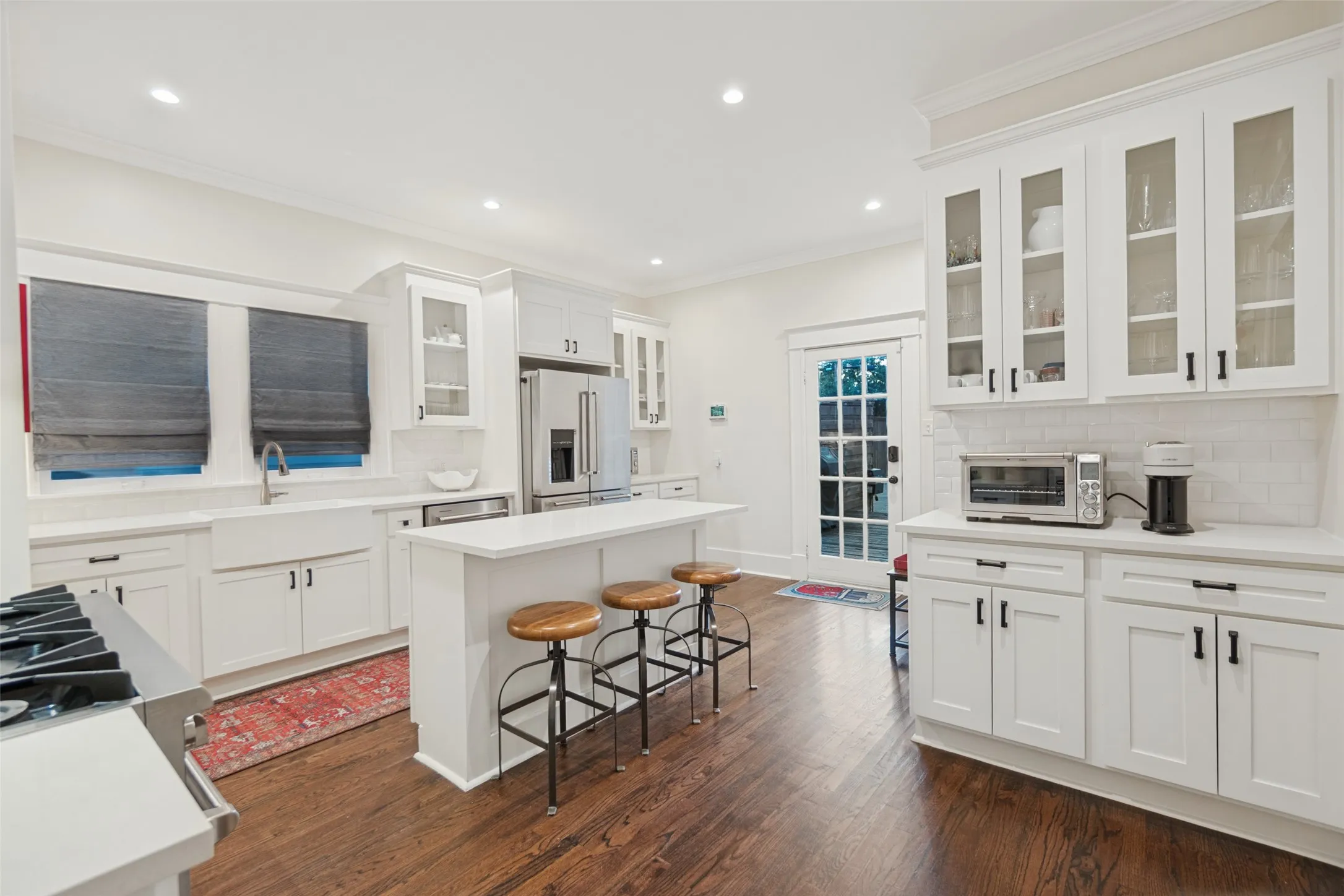 Single Family Residence For Sale in Dallas County , 121 S Montclair Avenue, Dallas, Texas 75208, 4 Bedroom, 3 Bathroom, Garage spaces, 2,727 Sqft, built in 1927, mls#21406771, Real Estate Agent in Dallas, Homes For Sale in Dallas county, Homes For Sale in Dallas, Realtor in Dallas Texas, Real Estate Brokerage Independent Realty Texas, Luminita Cordes Realtor