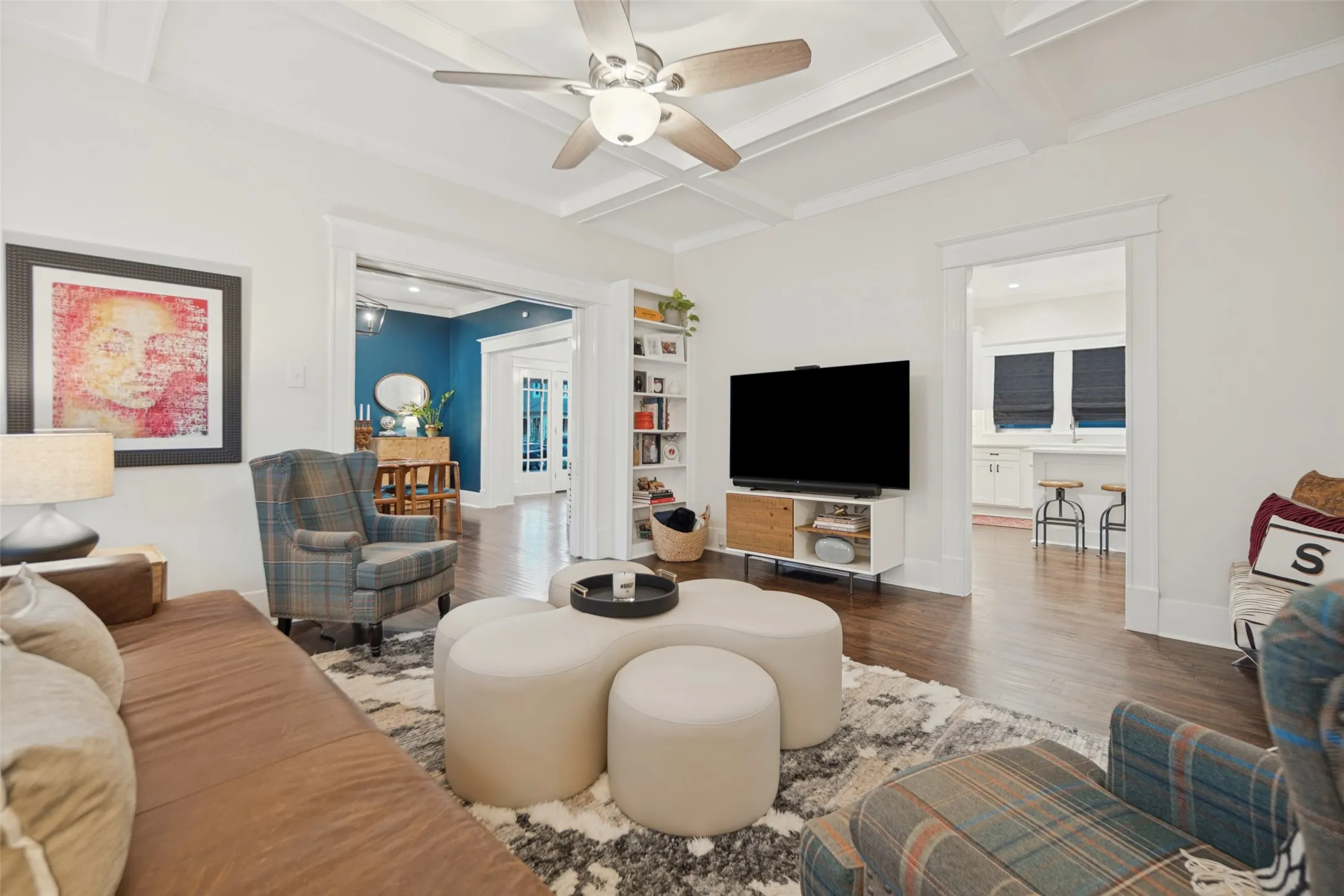 Single Family Residence For Sale in Dallas County , 121 S Montclair Avenue, Dallas, Texas 75208, 4 Bedroom, 3 Bathroom, Garage spaces, 2,727 Sqft, built in 1927, mls#21406771, Real Estate Agent in Dallas, Homes For Sale in Dallas county, Homes For Sale in Dallas, Realtor in Dallas Texas, Real Estate Brokerage Independent Realty Texas, Luminita Cordes Realtor