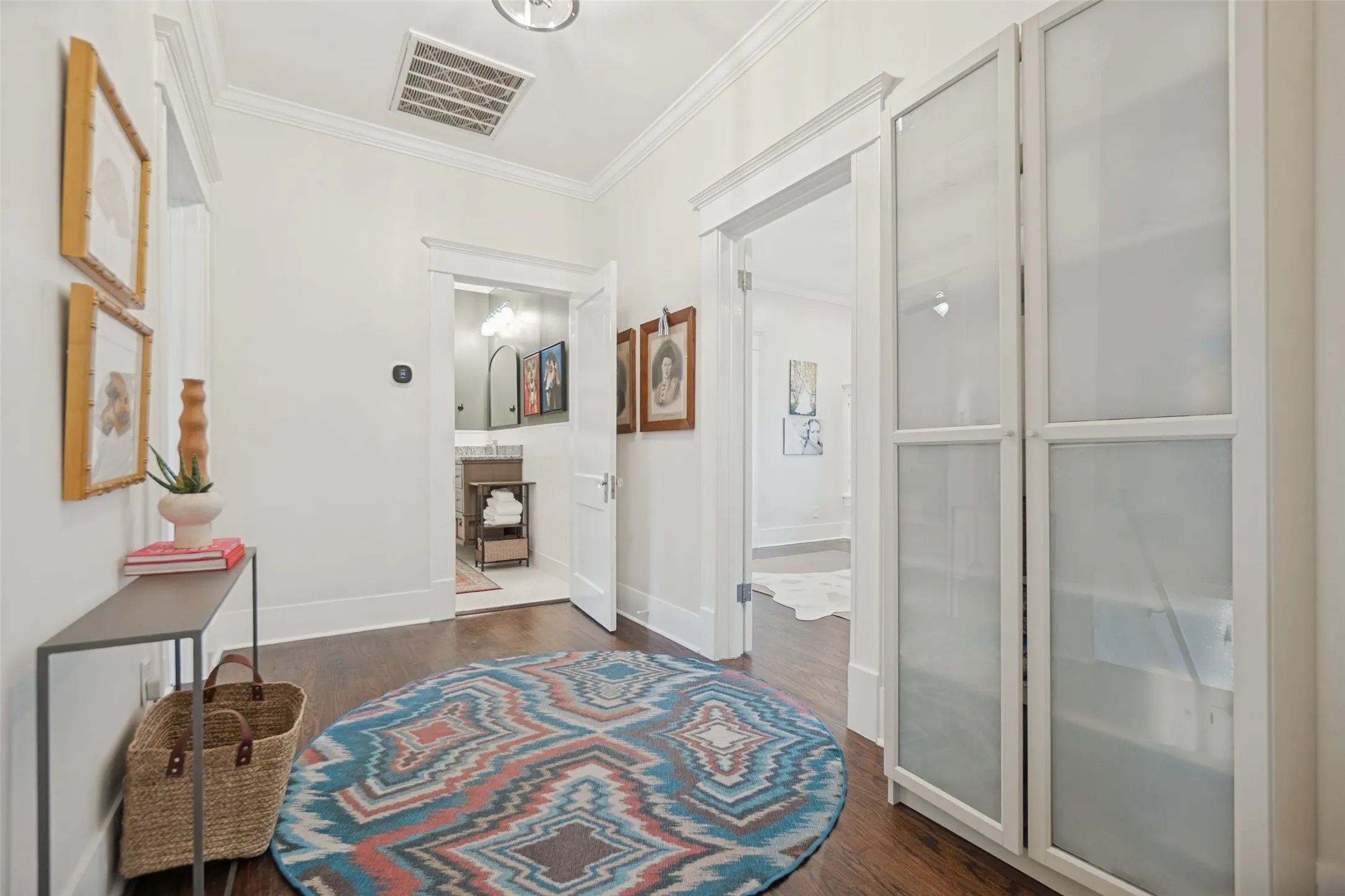 Single Family Residence For Sale in Dallas County , 121 S Montclair Avenue, Dallas, Texas 75208, 4 Bedroom, 3 Bathroom, Garage spaces, 2,727 Sqft, built in 1927, mls#21406771, Real Estate Agent in Dallas, Homes For Sale in Dallas county, Homes For Sale in Dallas, Realtor in Dallas Texas, Real Estate Brokerage Independent Realty Texas, Luminita Cordes Realtor