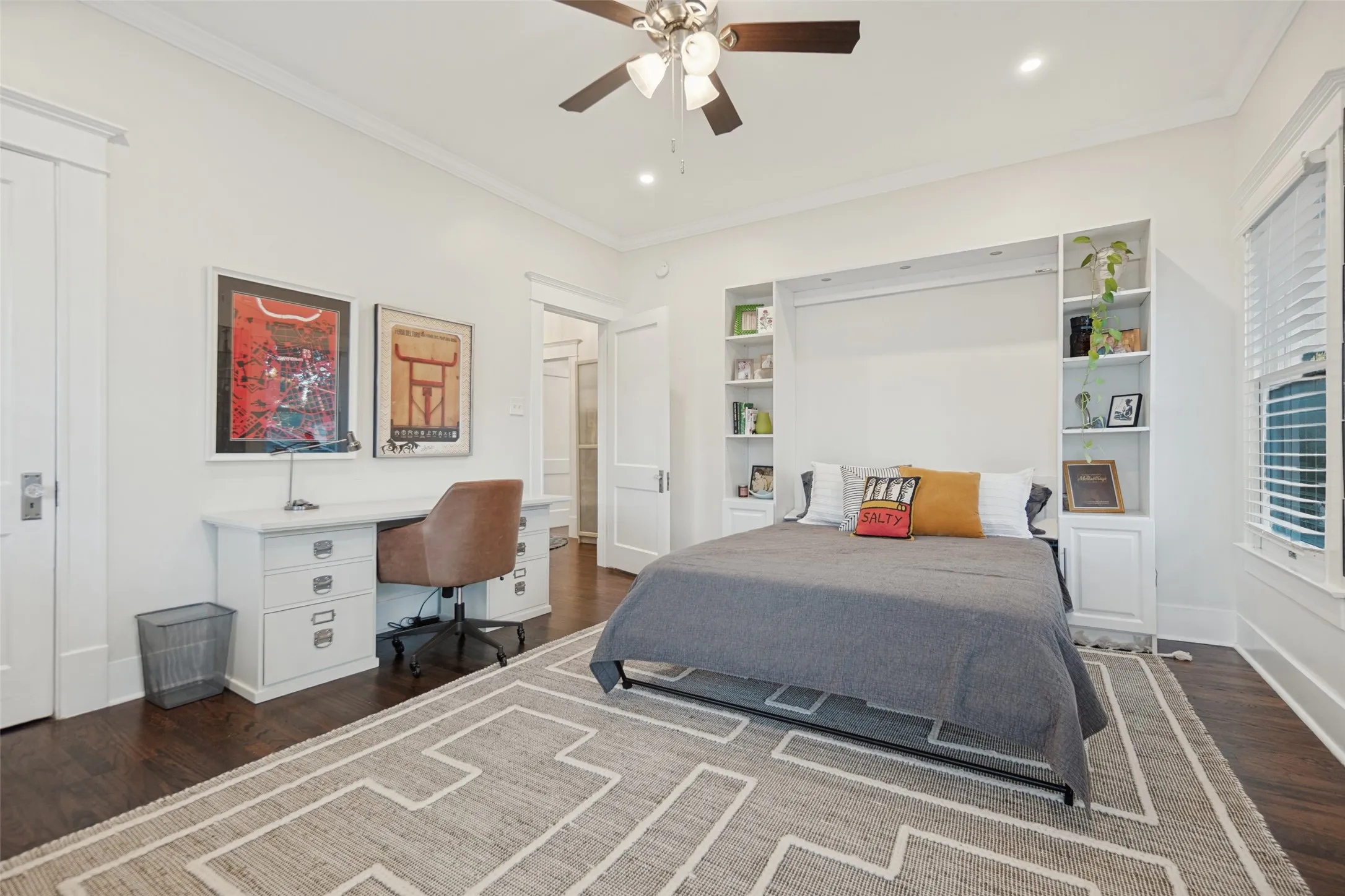 Single Family Residence For Sale in Dallas County , 121 S Montclair Avenue, Dallas, Texas 75208, 4 Bedroom, 3 Bathroom, Garage spaces, 2,727 Sqft, built in 1927, mls#21406771, Real Estate Agent in Dallas, Homes For Sale in Dallas county, Homes For Sale in Dallas, Realtor in Dallas Texas, Real Estate Brokerage Independent Realty Texas, Luminita Cordes Realtor