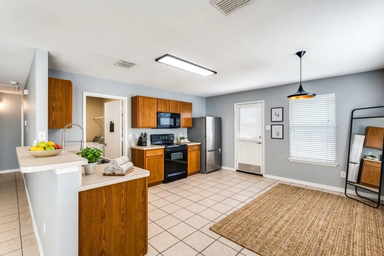 Single Family Residence For Rent in Collin County , 1409 Ash Street, Anna, Texas 75409, 3 Bedroom, 2 Bathroom, 2 Garage spaces, 1,620 Sqft, built in 2004, mls#21407137, Real Estate Agent in Anna, Homes For Rent in Collin county, Homes For Rent in Anna, Realtor in Anna Texas, Real Estate Brokerage Independent Realty Texas, Luminita Cordes Realtor