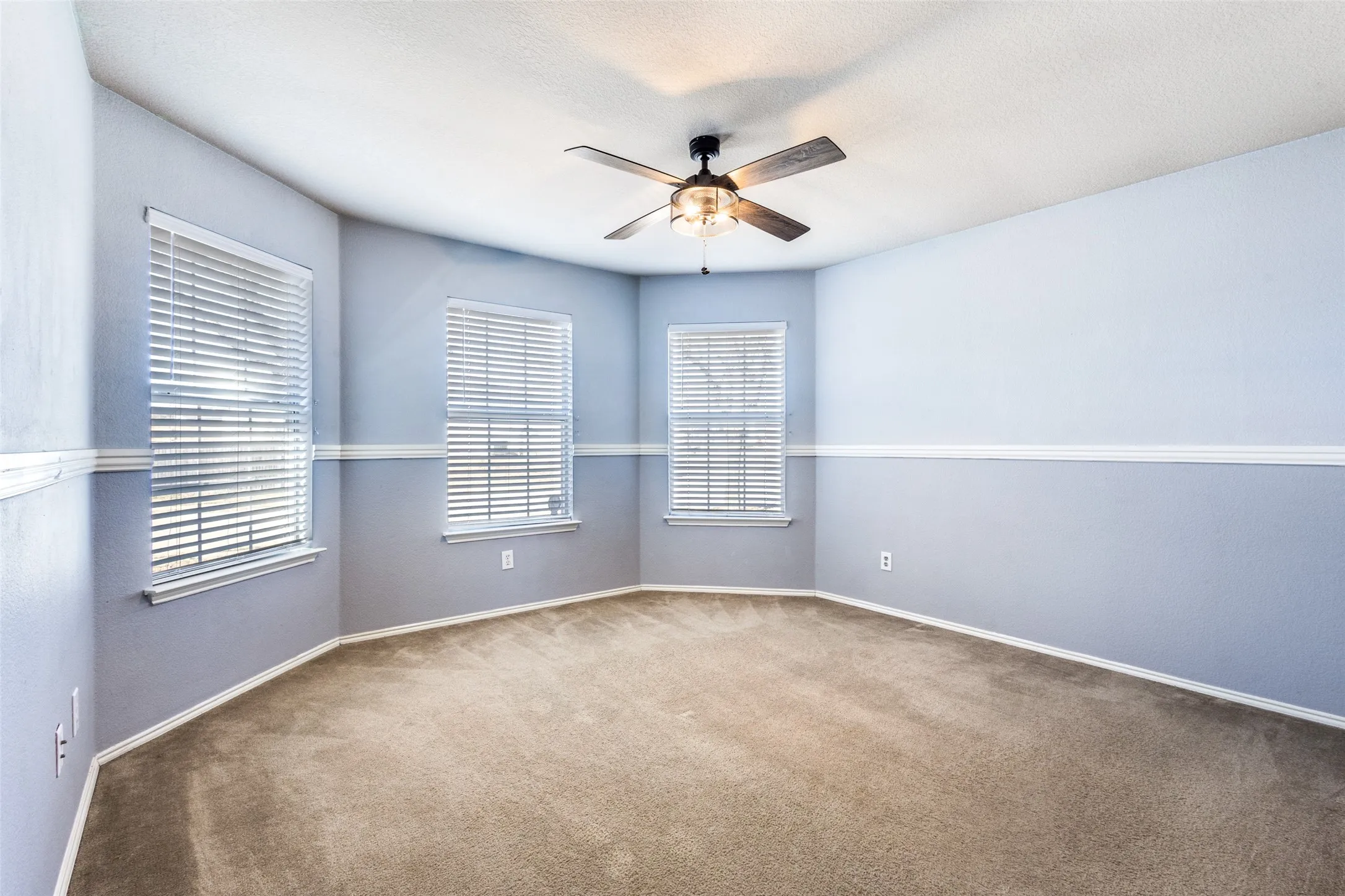 Single Family Residence For Rent in Collin County , 1409 Ash Street, Anna, Texas 75409, 3 Bedroom, 2 Bathroom, 2 Garage spaces, 1,620 Sqft, built in 2004, mls#21407137, Real Estate Agent in Anna, Homes For Rent in Collin county, Homes For Rent in Anna, Realtor in Anna Texas, Real Estate Brokerage Independent Realty Texas, Luminita Cordes Realtor