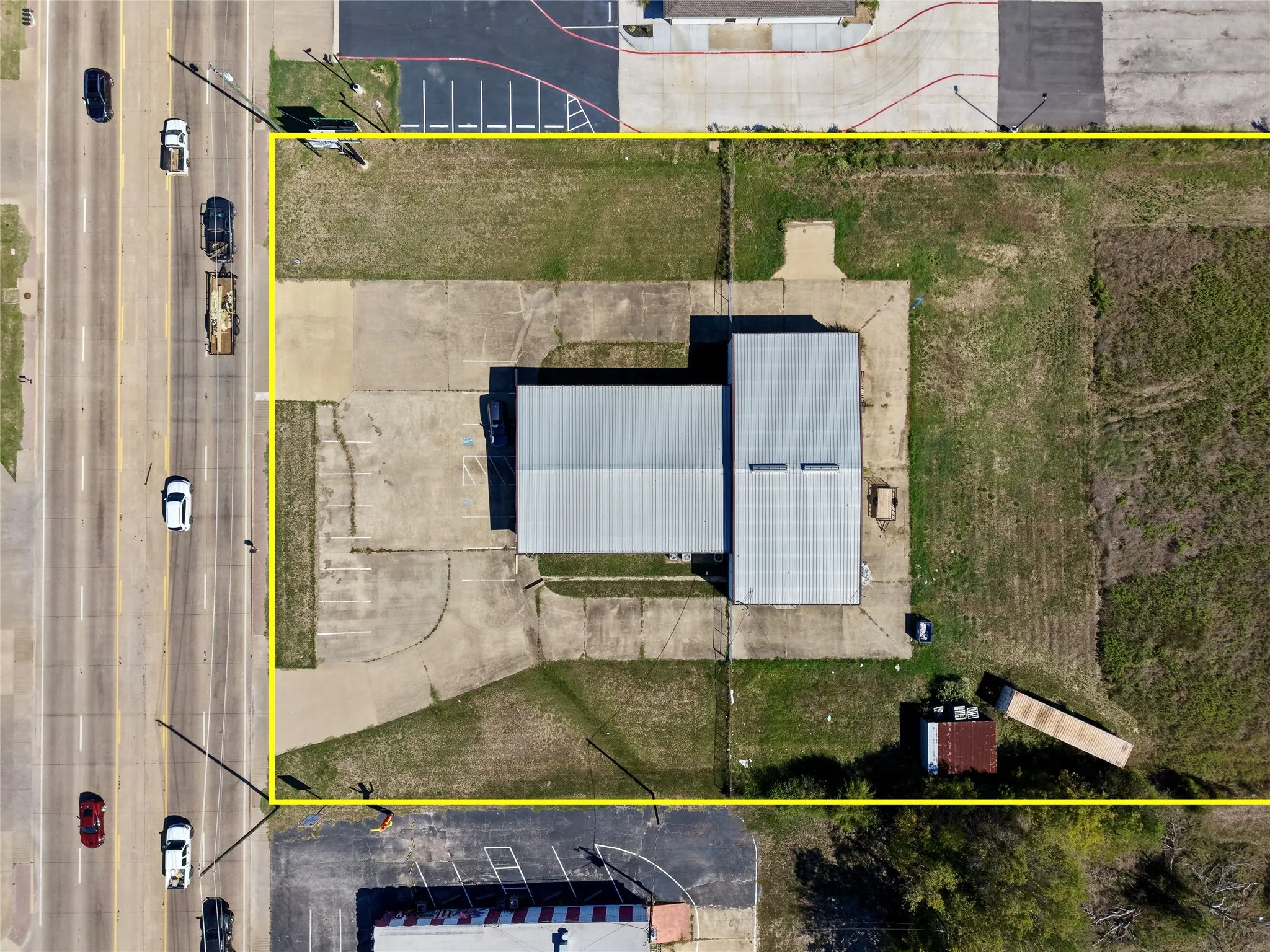 Retail For Sale in Henderson County , 735 W Main Street, Gun Barrel City, Texas 75156, 0, 0, Garage spaces, 0 Sqft, built in 1990, mls#21407403, Real Estate Agent in Gun Barrel City, Homes For Sale in Henderson county, Homes For Sale in Gun Barrel City, Realtor in Gun Barrel City Texas, Real Estate Brokerage Independent Realty Texas, Luminita Cordes Realtor