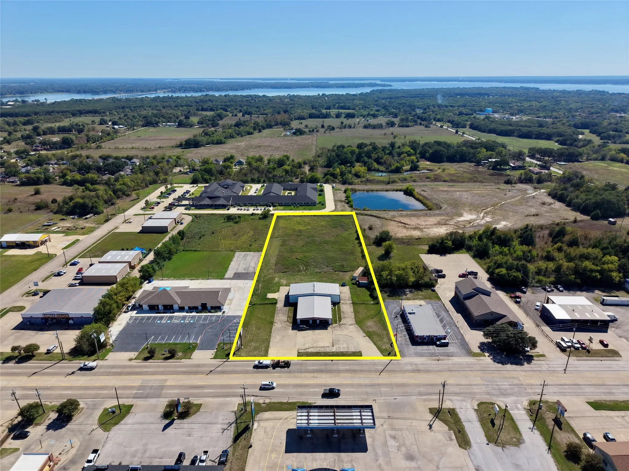 Retail For Sale in Henderson County , 735 W Main Street, Gun Barrel City, Texas 75156, 0, 0, Garage spaces, 0 Sqft, built in 1990, mls#21407403, Real Estate Agent in Gun Barrel City, Homes For Sale in Henderson county, Homes For Sale in Gun Barrel City, Realtor in Gun Barrel City Texas, Real Estate Brokerage Independent Realty Texas, Luminita Cordes Realtor