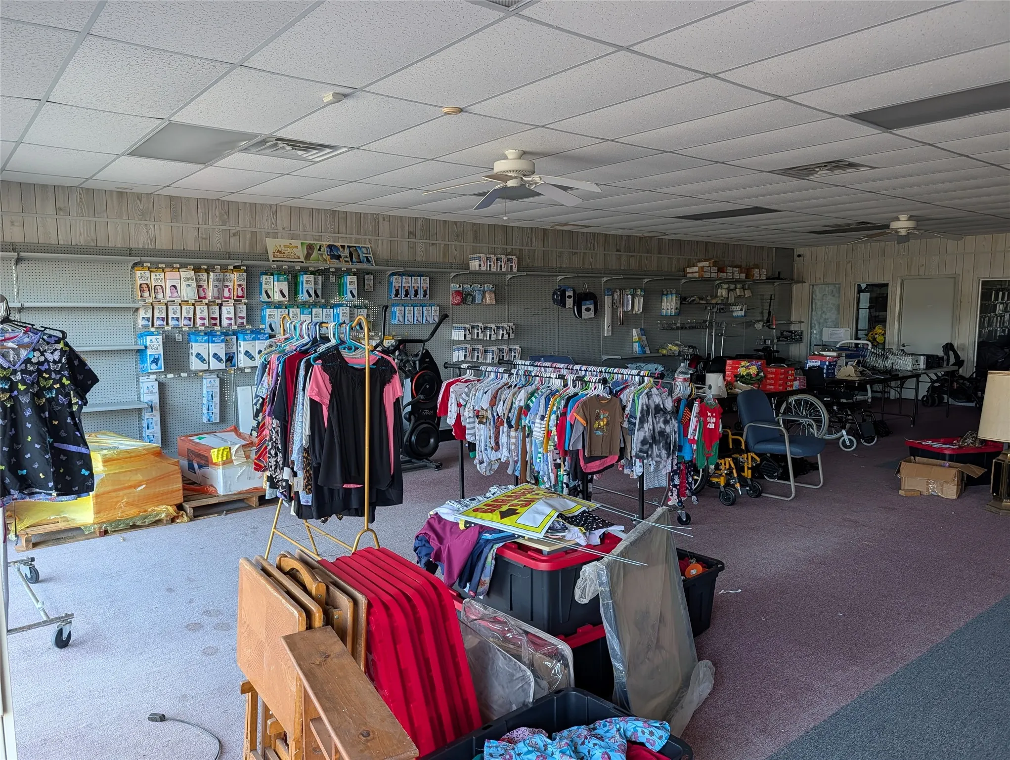 Retail For Sale in Henderson County , 735 W Main Street, Gun Barrel City, Texas 75156, 0, 0, Garage spaces, 0 Sqft, built in 1990, mls#21407403, Real Estate Agent in Gun Barrel City, Homes For Sale in Henderson county, Homes For Sale in Gun Barrel City, Realtor in Gun Barrel City Texas, Real Estate Brokerage Independent Realty Texas, Luminita Cordes Realtor