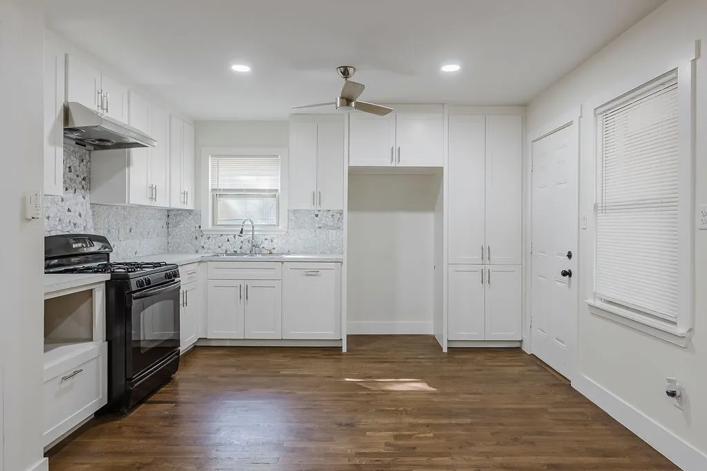 Single Family Residence For Rent in Tarrant County , 4712 Laverda Drive, Haltom City, Texas 76117, 3 Bedroom, 1 Bathroom, Garage spaces, 1,179 Sqft, built in 1955, mls#21407406, Real Estate Agent in Haltom City, Homes For Rent in Tarrant county, Homes For Rent in Haltom City, Realtor in Haltom City Texas, Real Estate Brokerage Independent Realty Texas, Luminita Cordes Realtor