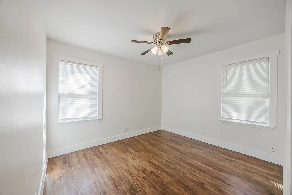 Single Family Residence For Rent in Tarrant County , 4712 Laverda Drive, Haltom City, Texas 76117, 3 Bedroom, 1 Bathroom, Garage spaces, 1,179 Sqft, built in 1955, mls#21407406, Real Estate Agent in Haltom City, Homes For Rent in Tarrant county, Homes For Rent in Haltom City, Realtor in Haltom City Texas, Real Estate Brokerage Independent Realty Texas, Luminita Cordes Realtor