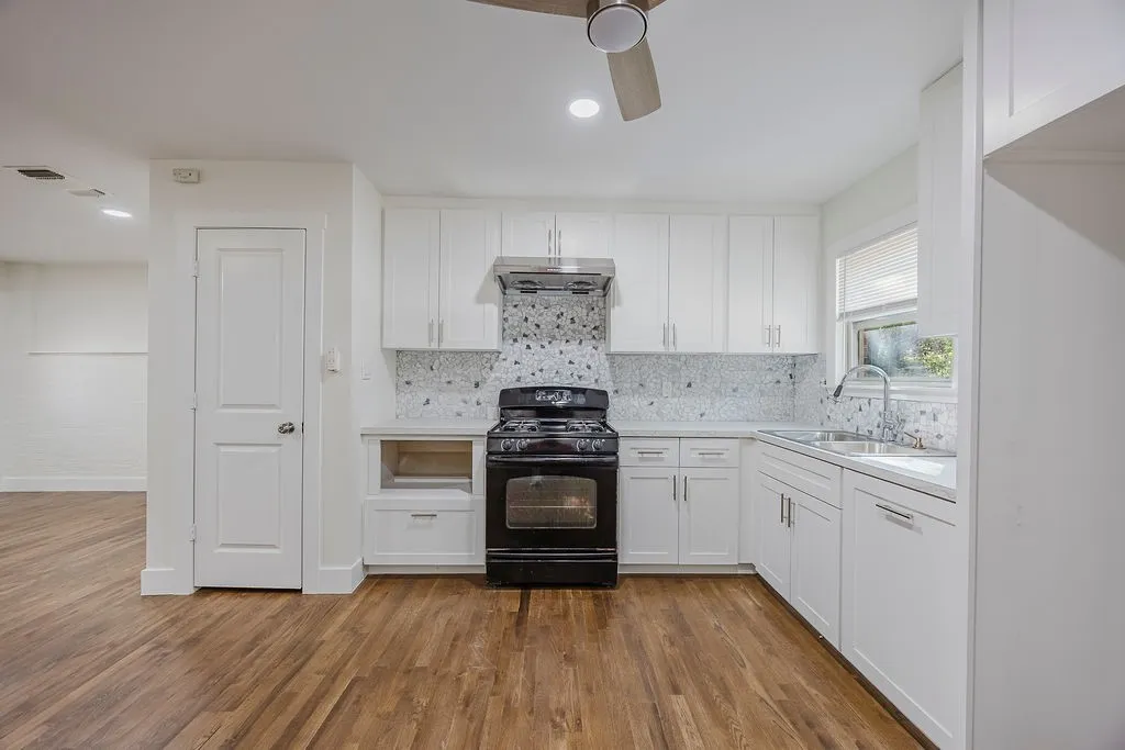 Single Family Residence For Rent in Tarrant County , 4712 Laverda Drive, Haltom City, Texas 76117, 3 Bedroom, 1 Bathroom, Garage spaces, 1,179 Sqft, built in 1955, mls#21407406, Real Estate Agent in Haltom City, Homes For Rent in Tarrant county, Homes For Rent in Haltom City, Realtor in Haltom City Texas, Real Estate Brokerage Independent Realty Texas, Luminita Cordes Realtor