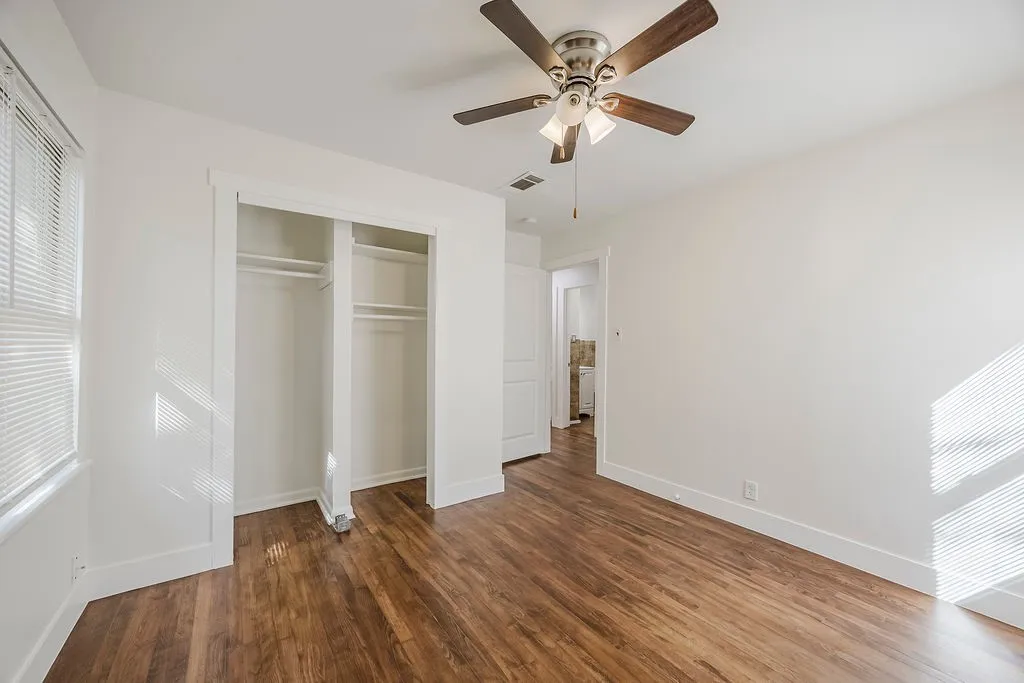 Single Family Residence For Rent in Tarrant County , 4712 Laverda Drive, Haltom City, Texas 76117, 3 Bedroom, 1 Bathroom, Garage spaces, 1,179 Sqft, built in 1955, mls#21407406, Real Estate Agent in Haltom City, Homes For Rent in Tarrant county, Homes For Rent in Haltom City, Realtor in Haltom City Texas, Real Estate Brokerage Independent Realty Texas, Luminita Cordes Realtor