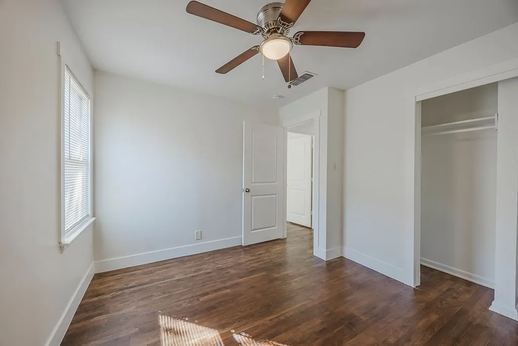 Single Family Residence For Rent in Tarrant County , 4712 Laverda Drive, Haltom City, Texas 76117, 3 Bedroom, 1 Bathroom, Garage spaces, 1,179 Sqft, built in 1955, mls#21407406, Real Estate Agent in Haltom City, Homes For Rent in Tarrant county, Homes For Rent in Haltom City, Realtor in Haltom City Texas, Real Estate Brokerage Independent Realty Texas, Luminita Cordes Realtor