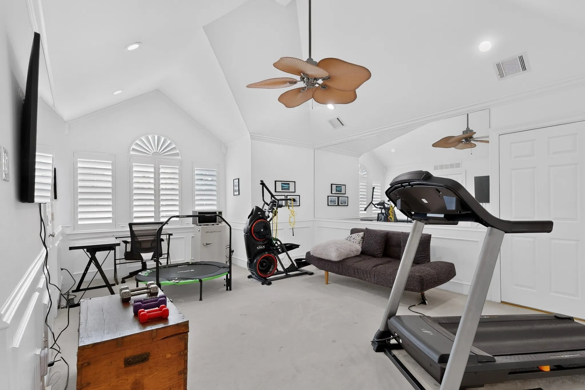 Vaulted ceiling with recessed lighting