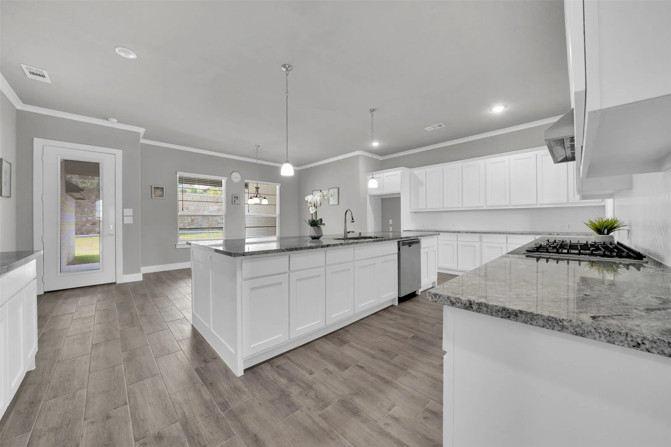Single Family Residence For Sale in Collin County , 1326 Azure Pearl Trail, Wylie, Texas 75098, 4 Bedroom, 4 Bathroom, 2 Garage spaces, 3,616 Sqft, built in 2022, mls#21407408, Real Estate Agent in Wylie, Homes For Sale in Collin county, Homes For Sale in Wylie, Realtor in Wylie Texas, Real Estate Brokerage Independent Realty Texas, Luminita Cordes Realtor
