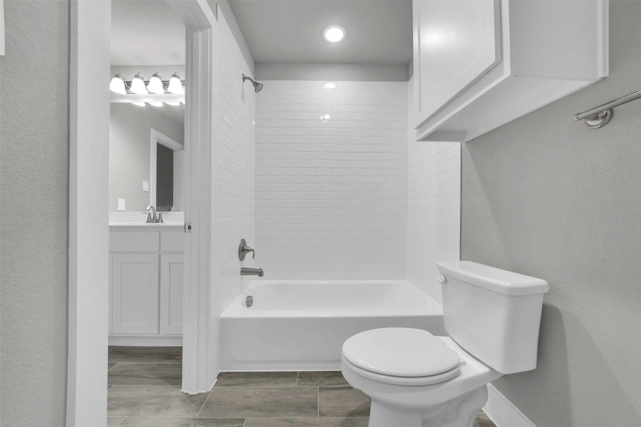 Single Family Residence For Sale in Collin County , 1326 Azure Pearl Trail, Wylie, Texas 75098, 4 Bedroom, 4 Bathroom, 2 Garage spaces, 3,616 Sqft, built in 2022, mls#21407408, Real Estate Agent in Wylie, Homes For Sale in Collin county, Homes For Sale in Wylie, Realtor in Wylie Texas, Real Estate Brokerage Independent Realty Texas, Luminita Cordes Realtor