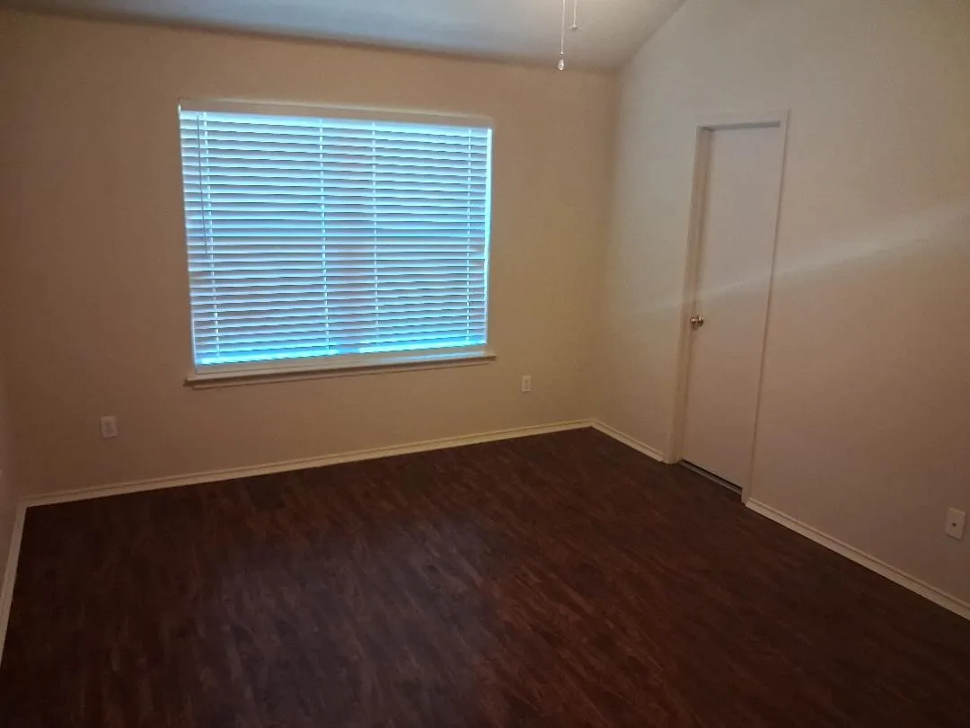 Single Family Residence For Rent in Tarrant County , 7310 Fossil Lake Drive, Arlington, Texas 76002, 3 Bedroom, 2 Bathroom, 2 Garage spaces, 1,465 Sqft, built in 2003, mls#21406081, Real Estate Agent in Arlington, Homes For Rent in Tarrant county, Homes For Rent in Arlington, Realtor in Arlington Texas, Real Estate Brokerage Independent Realty Texas, Luminita Cordes Realtor